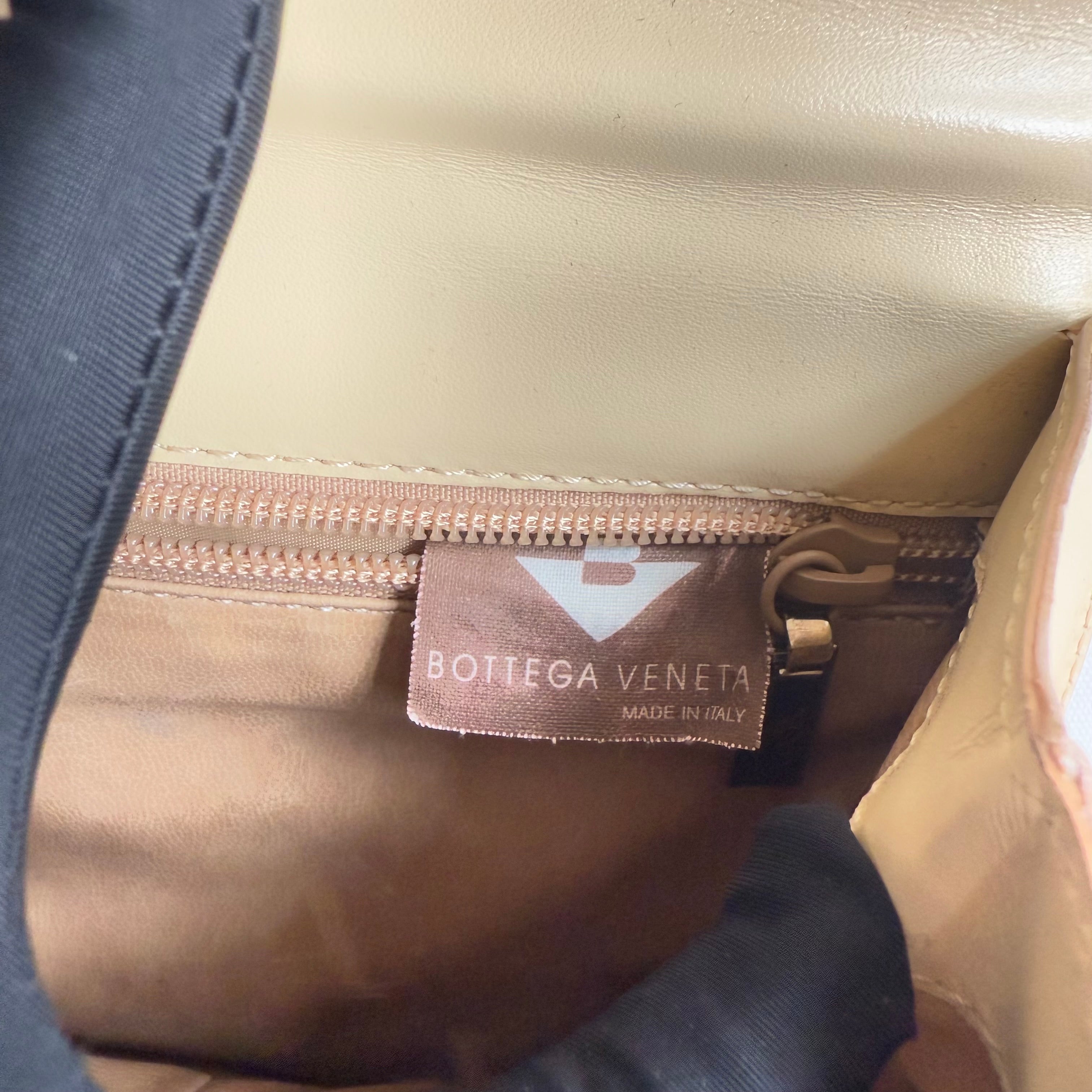 (Reserved) BOTTEGA VENETA White Leather Crossbody Bag