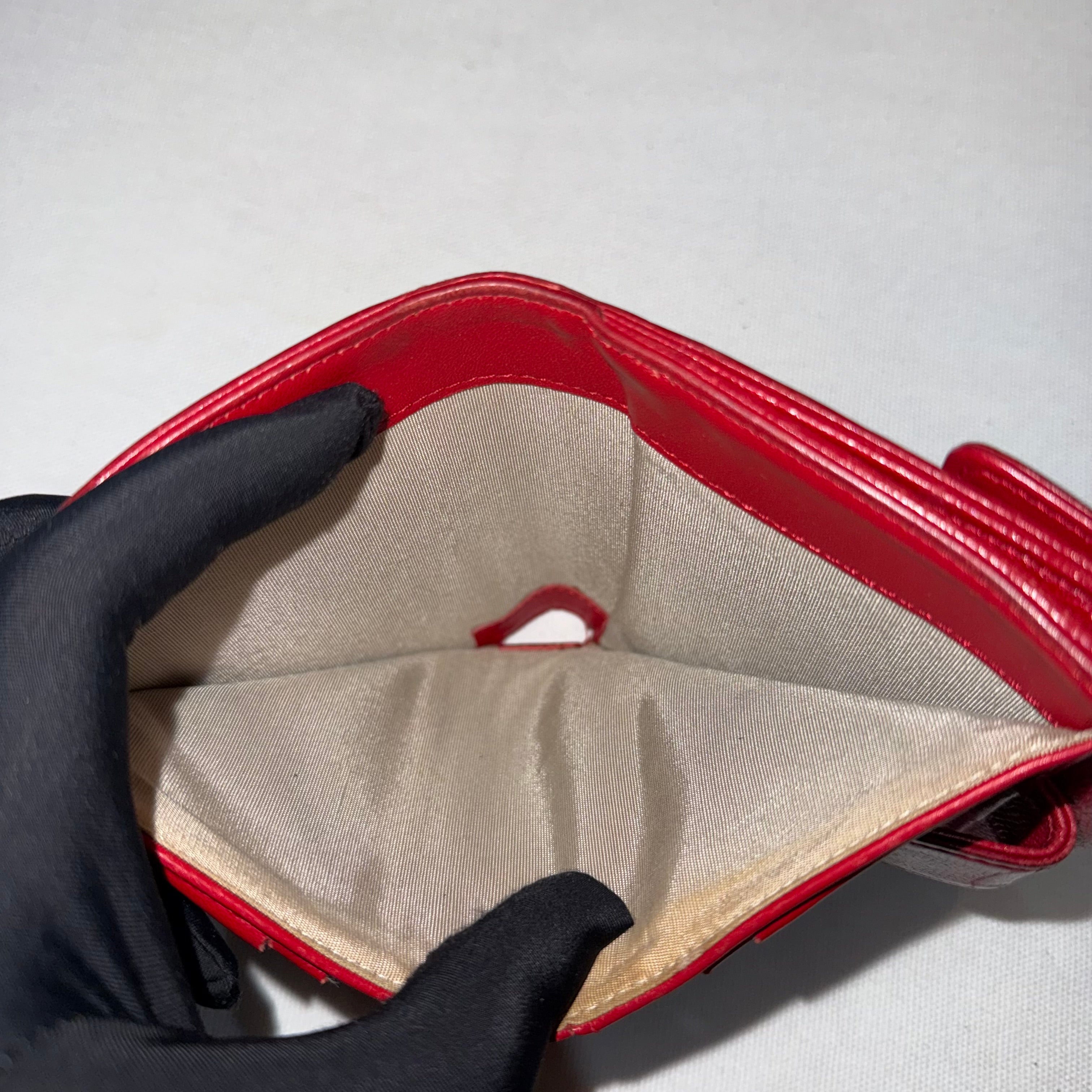 Chanel Pink Wallet CC logo