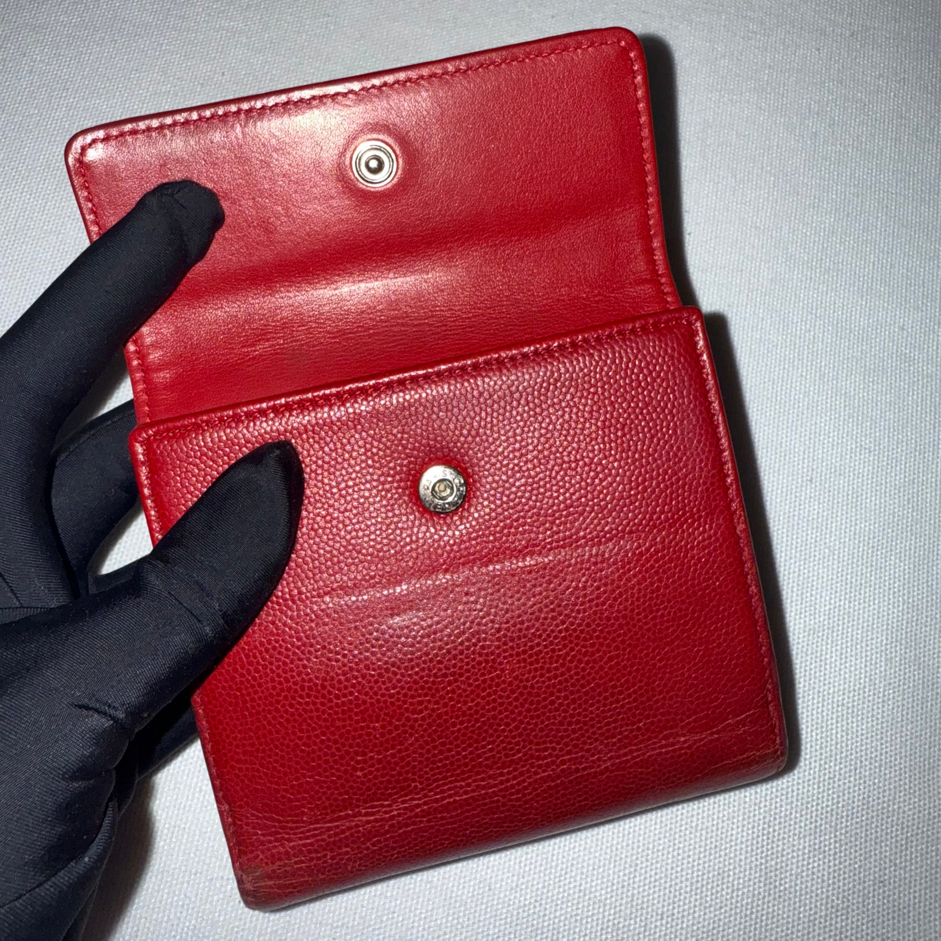 Chanel Pink Wallet CC logo