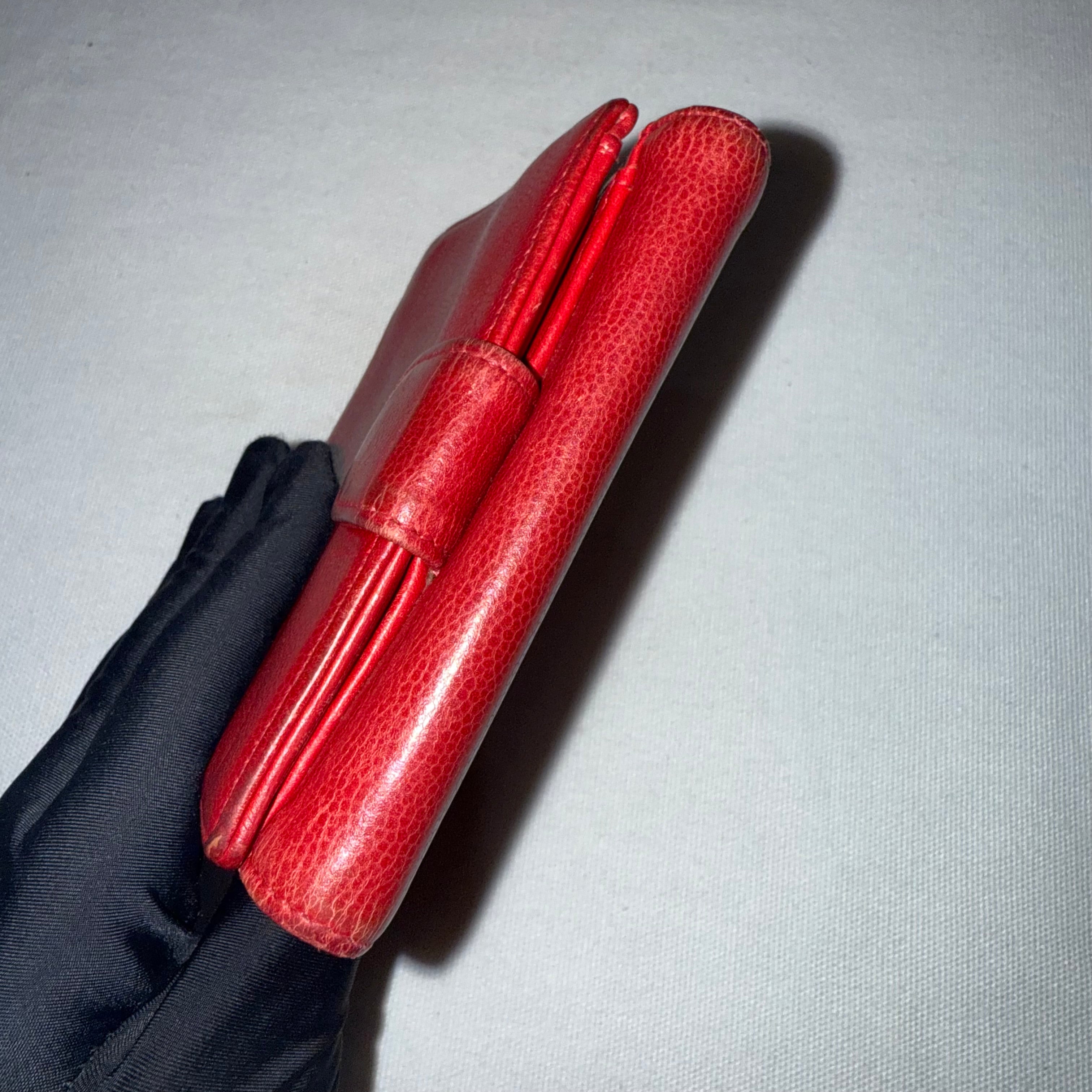 Chanel Pink Wallet CC logo