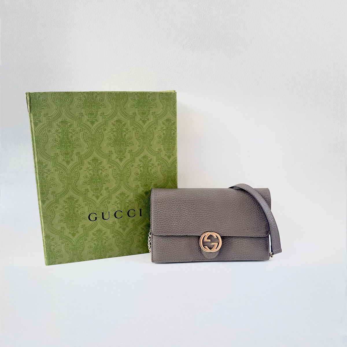 Gucci Interlocking G Wallet on Chain