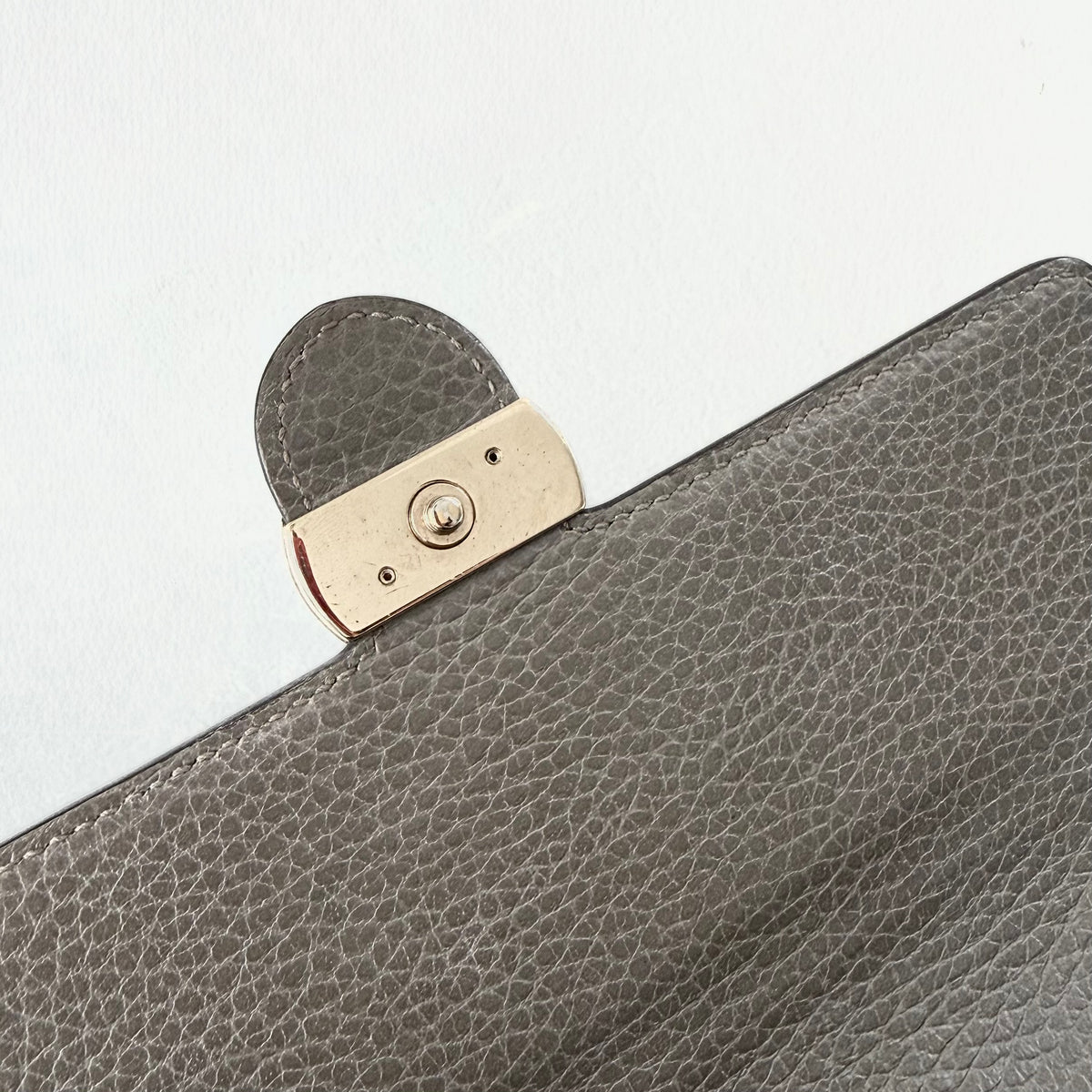 Gucci Interlocking G Wallet on Chain