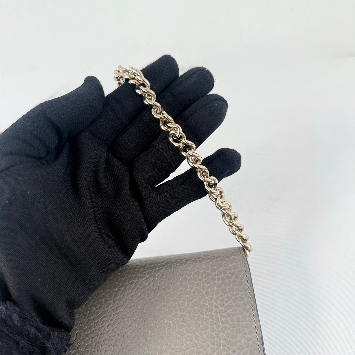 Gucci Interlocking G Wallet on Chain