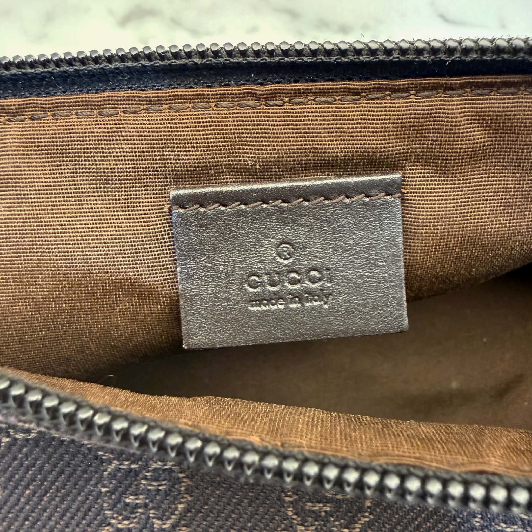 Gucci Vintage Boat Baguette