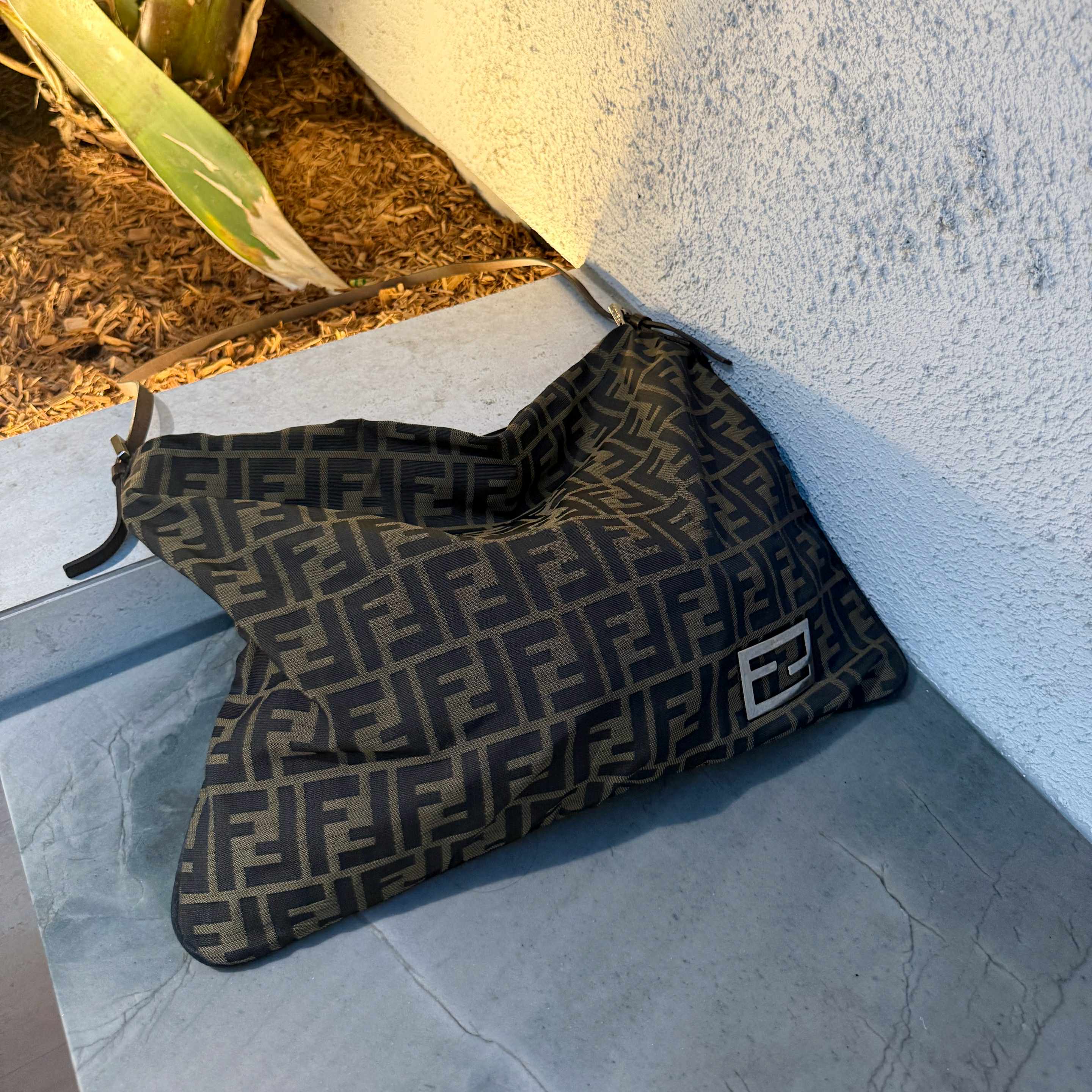 (Reserved) Fendi Mamma Baguette Cloth Shoulder Bag