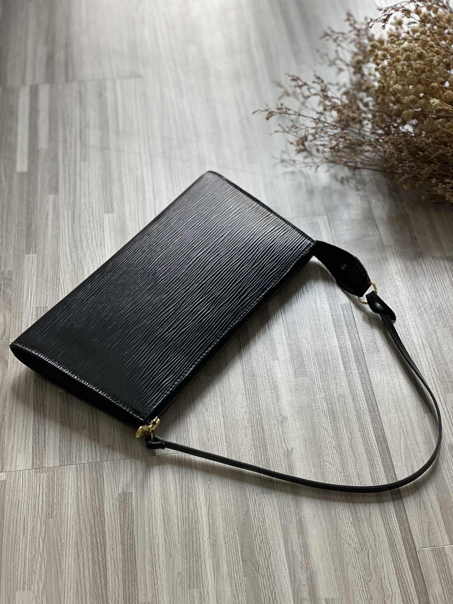 Louis Vuitton Pochette Bag In Black Epi Leather