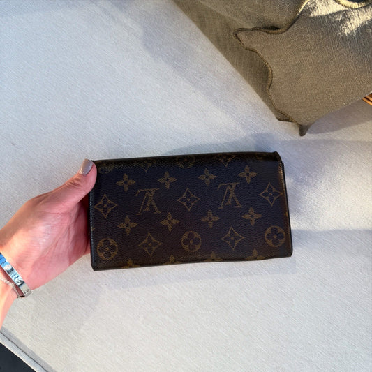 Louis Vuitton Sara Monogram Trifold Wallet