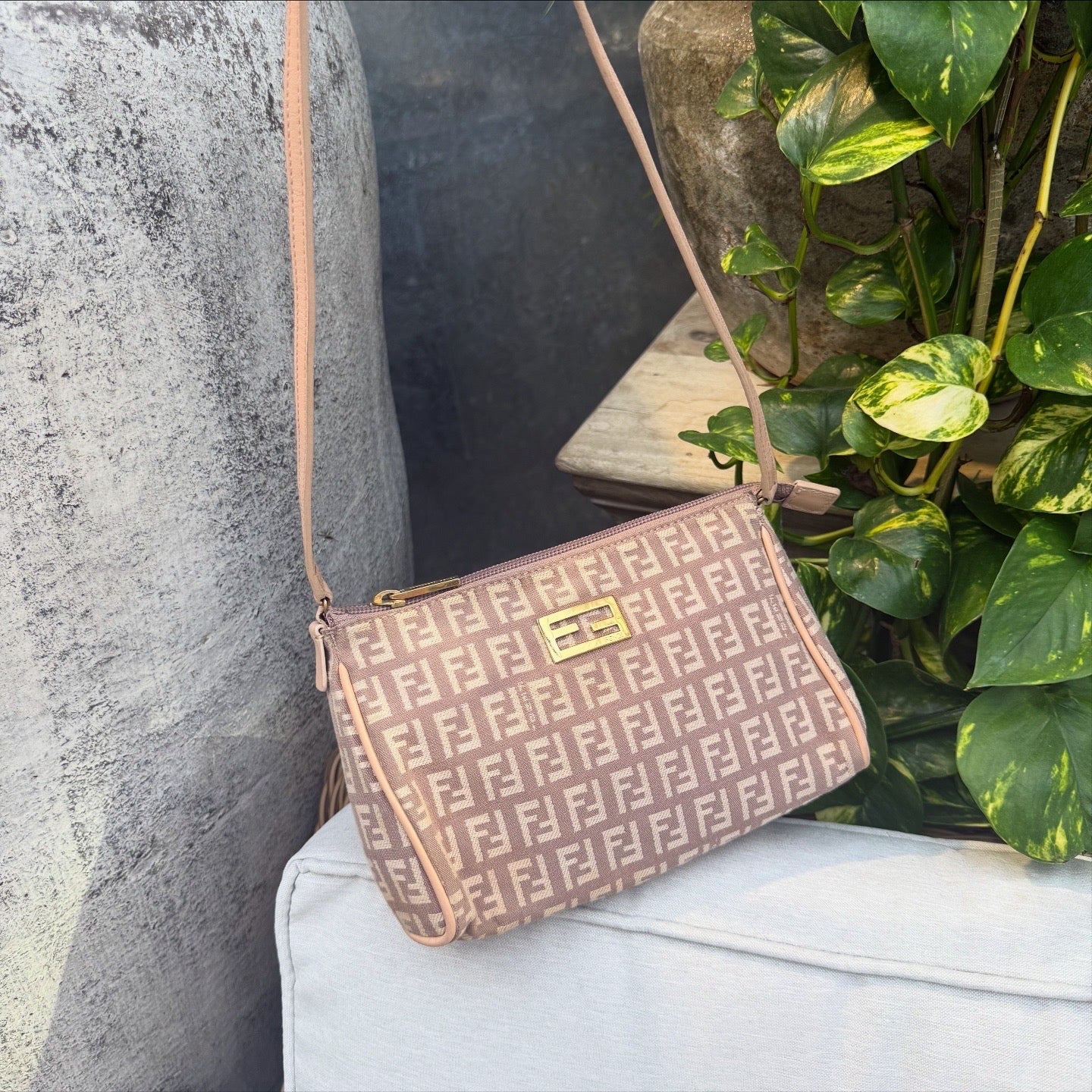 FENDI Zucca Pochette in Pink