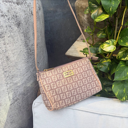 FENDI Zucca Pochette in Pink