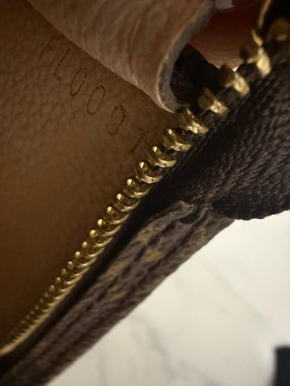 Louis Vuitton Toiletry Pouch 19 Monogram