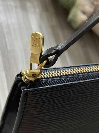 Louis Vuitton Pochette Bag In Black Epi Leather