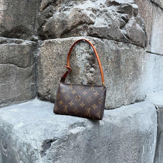 Louis Vuitton Monogram Pochette Accessoire