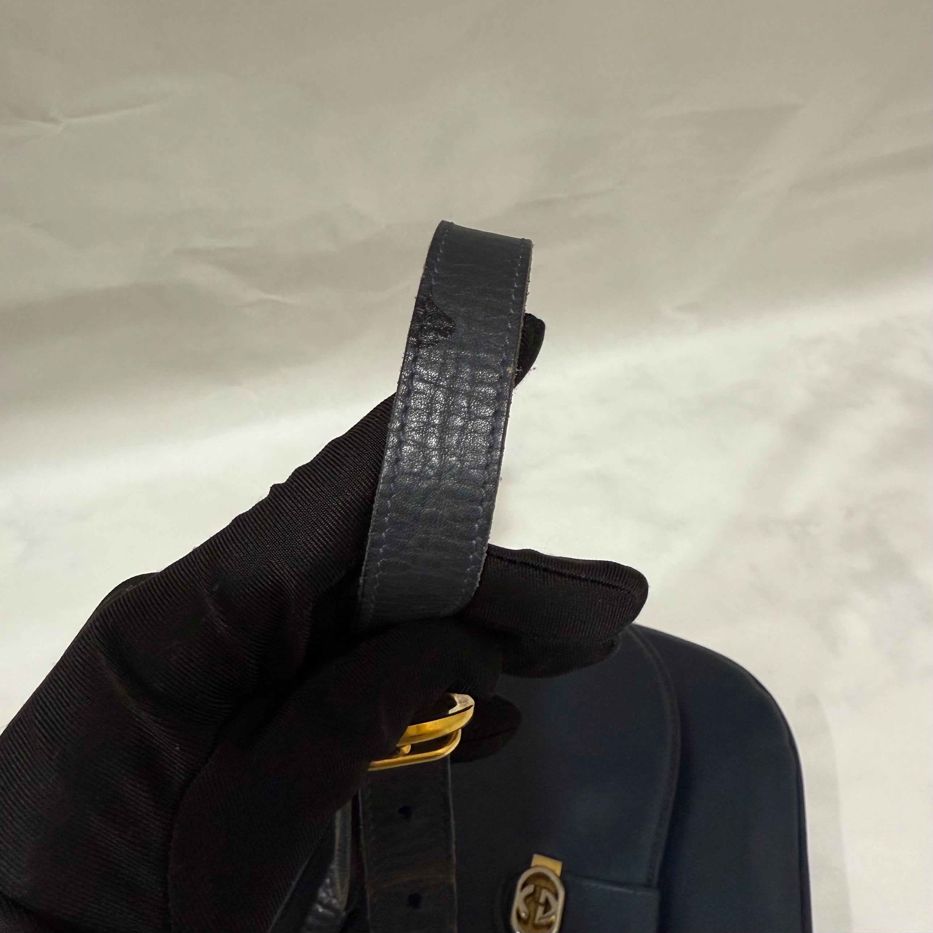 GUCCI Vintage Crossbody Bag Leather