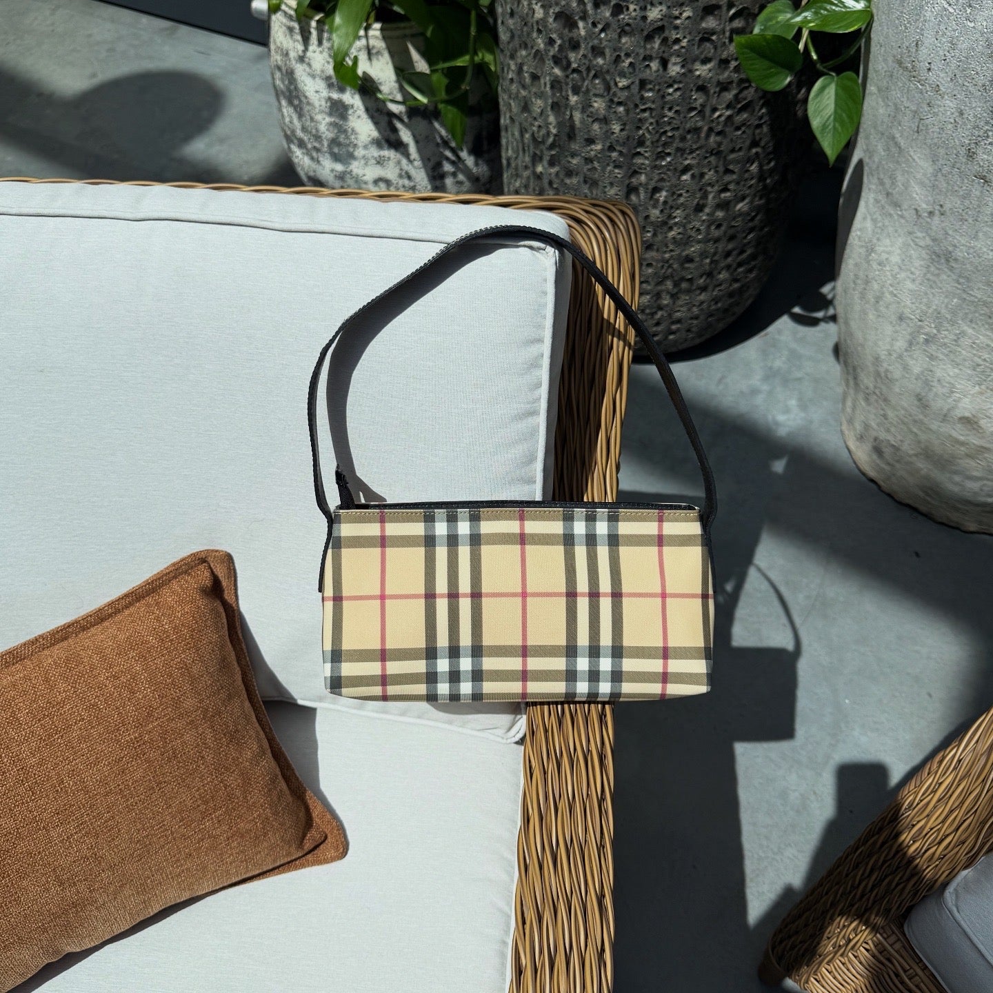BURBERRY NOVA CHECK BAGUETTE BAG