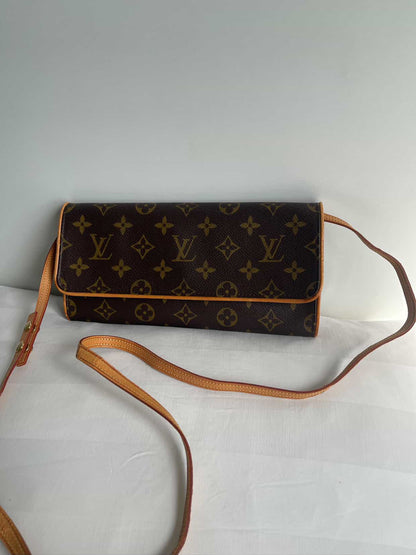 Louis Vuitton Monogram Pochette Crossbody Bag