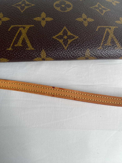 Louis Vuitton Monogram Pochette Crossbody Bag