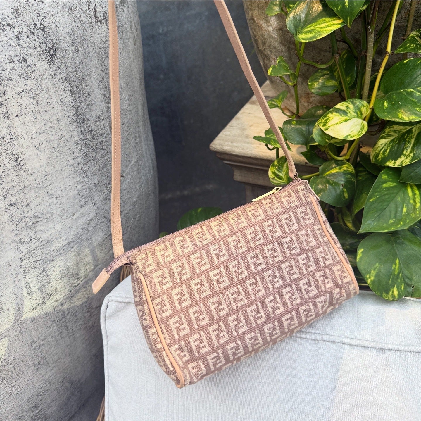 FENDI Zucca Pochette in Pink