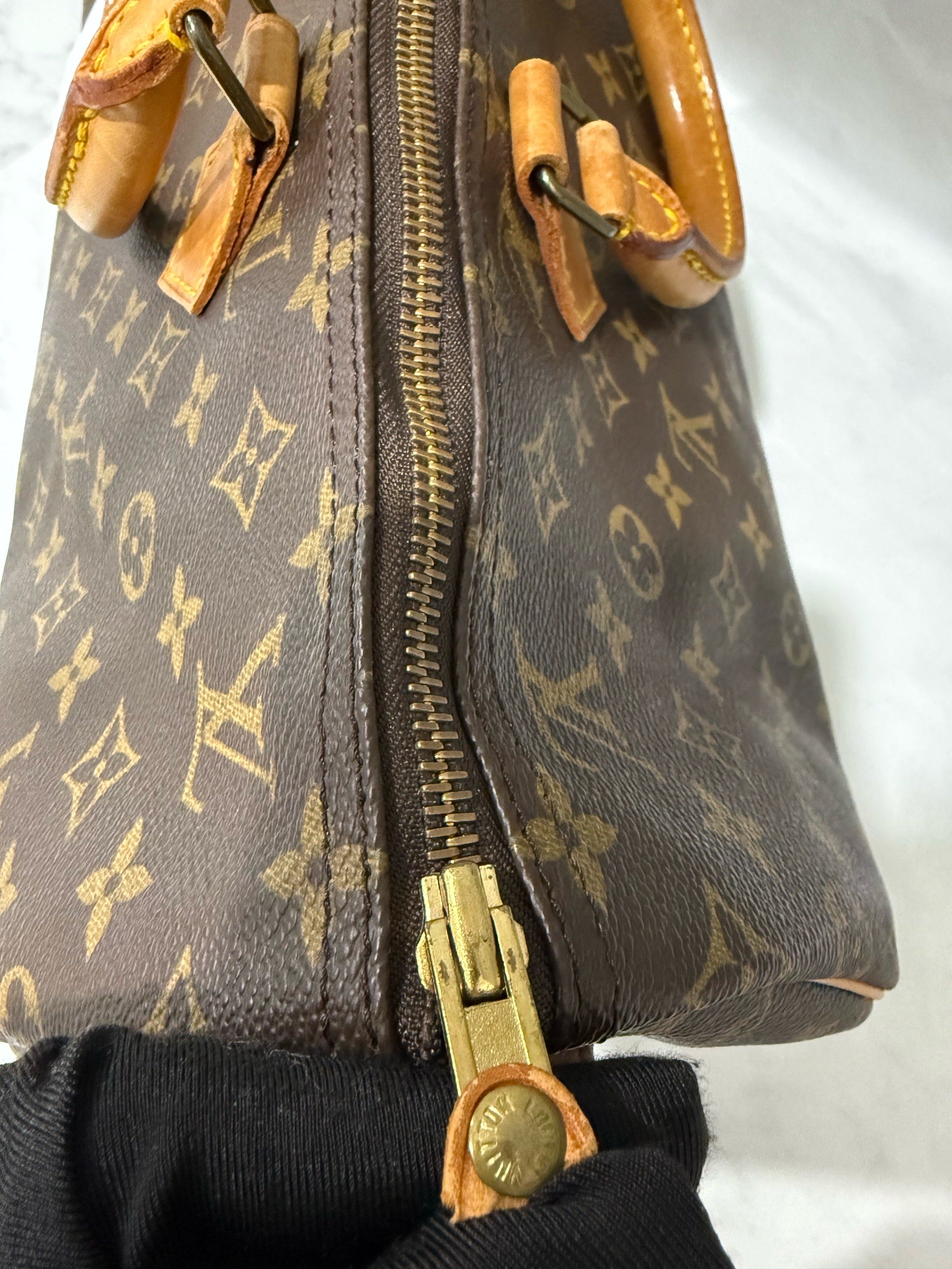 Louis Vuitton Monogram Speedy 40