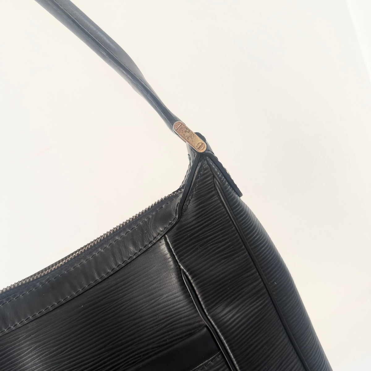 Louis Vuitton Black Epi Leather Matsy Bag