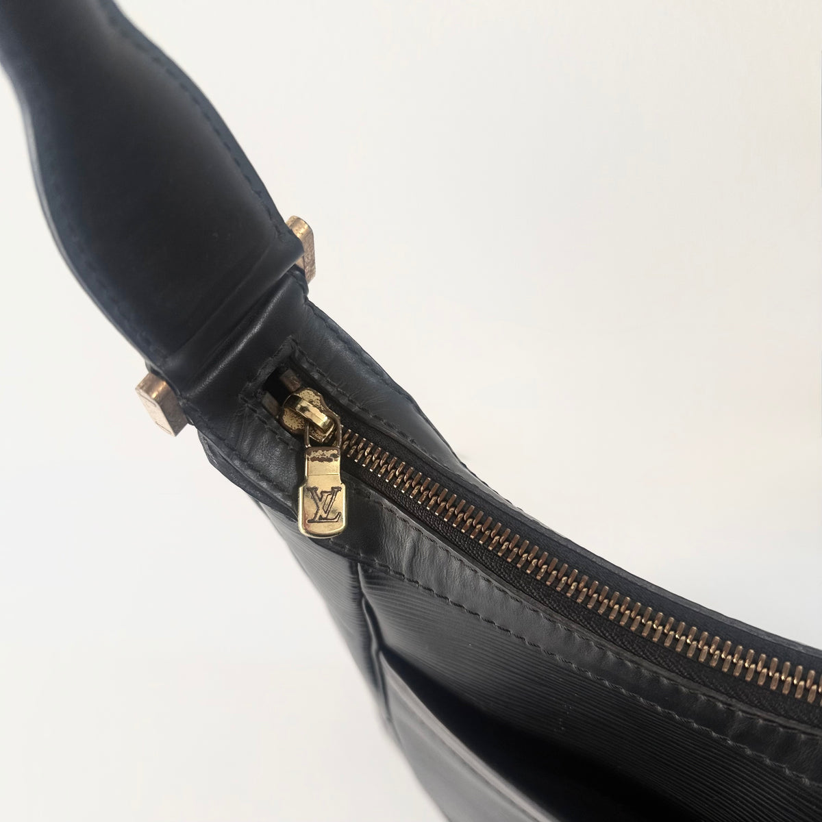 Louis Vuitton Black Epi Leather Matsy Bag