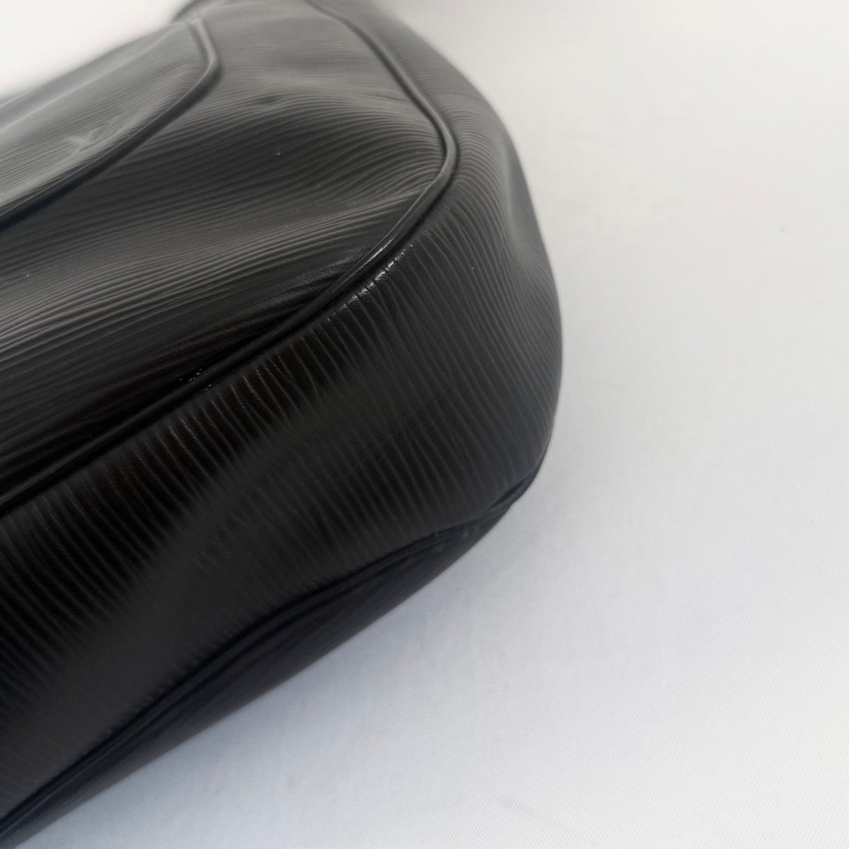 Louis Vuitton Black Epi Leather Matsy Bag