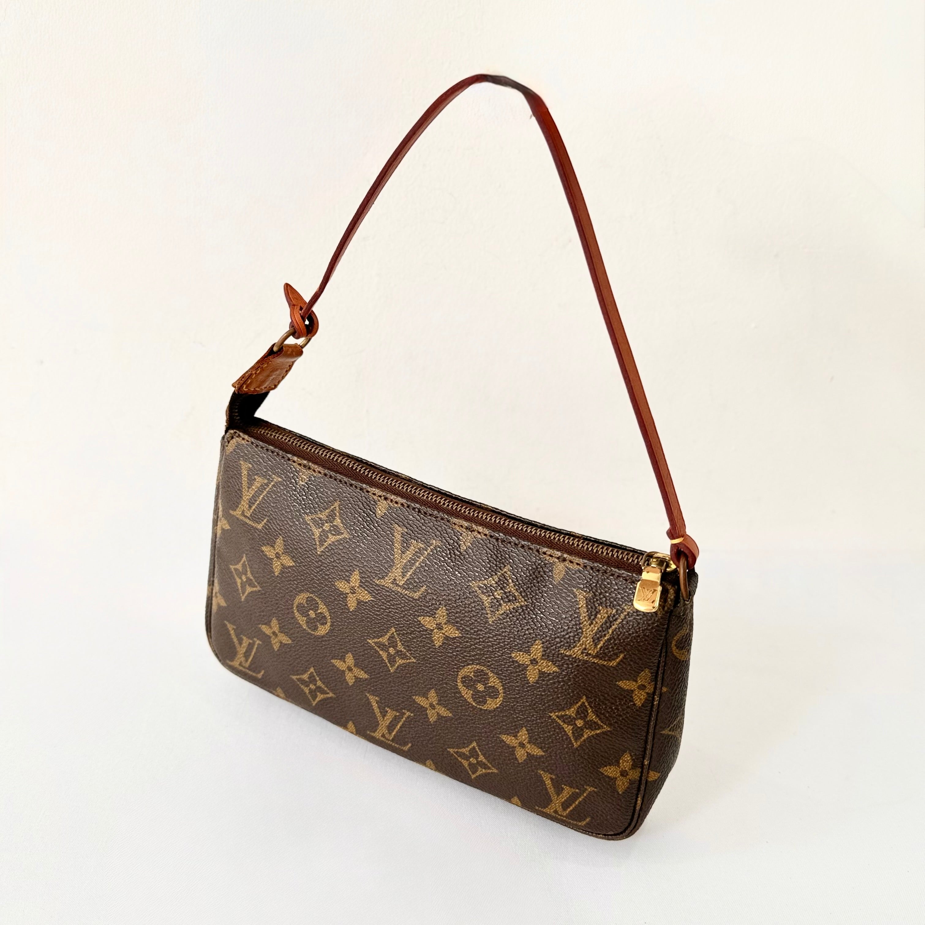 Louis Vuitton Pochette Accessoires Monogram 