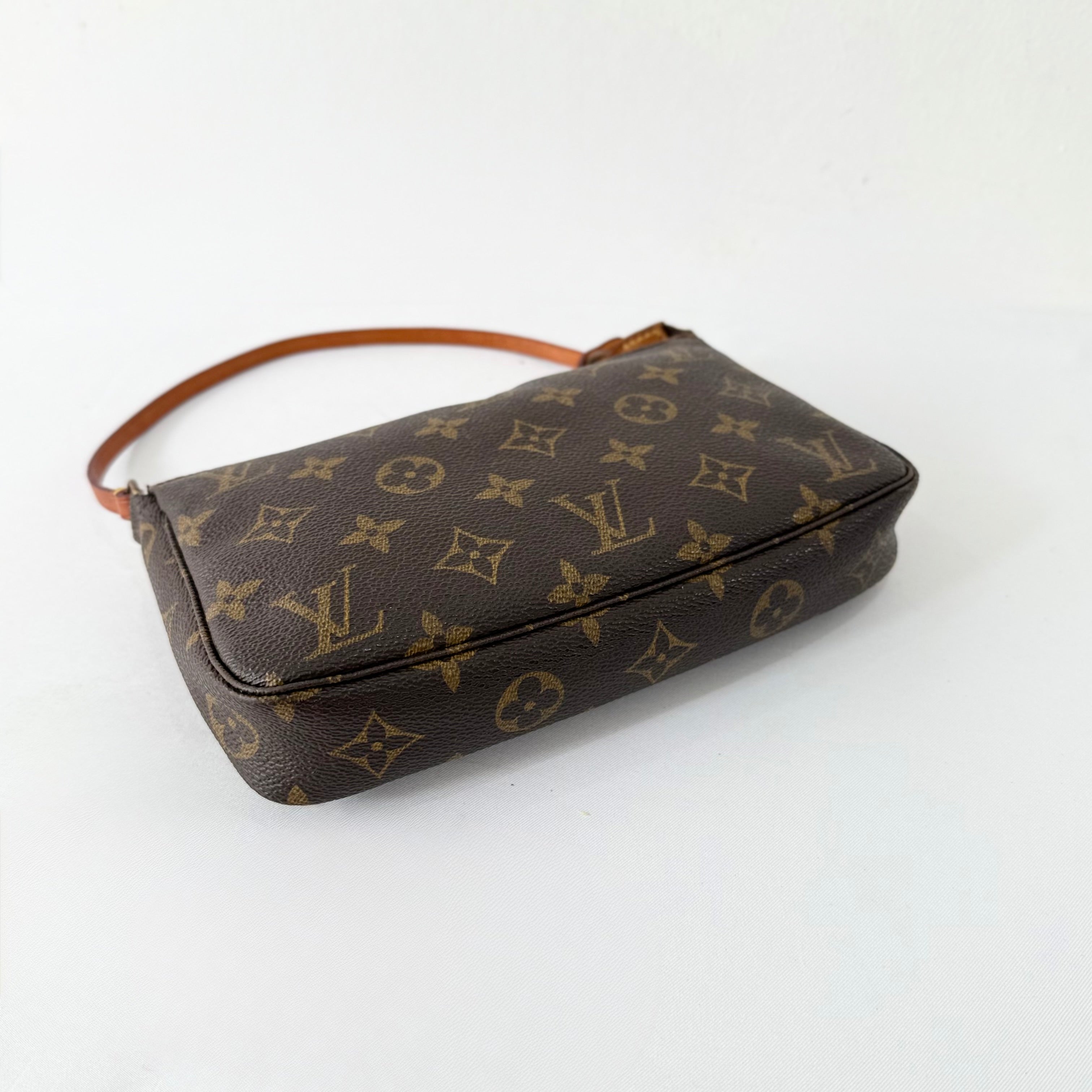 Louis Vuitton Pochette Accessoires Monogram 