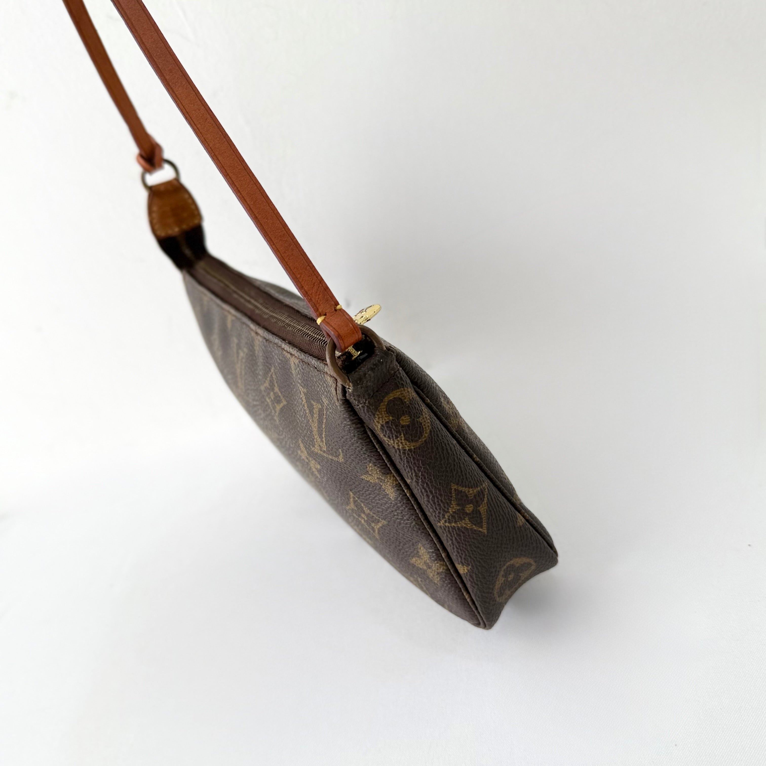 Louis Vuitton Pochette Accessoires Monogram 