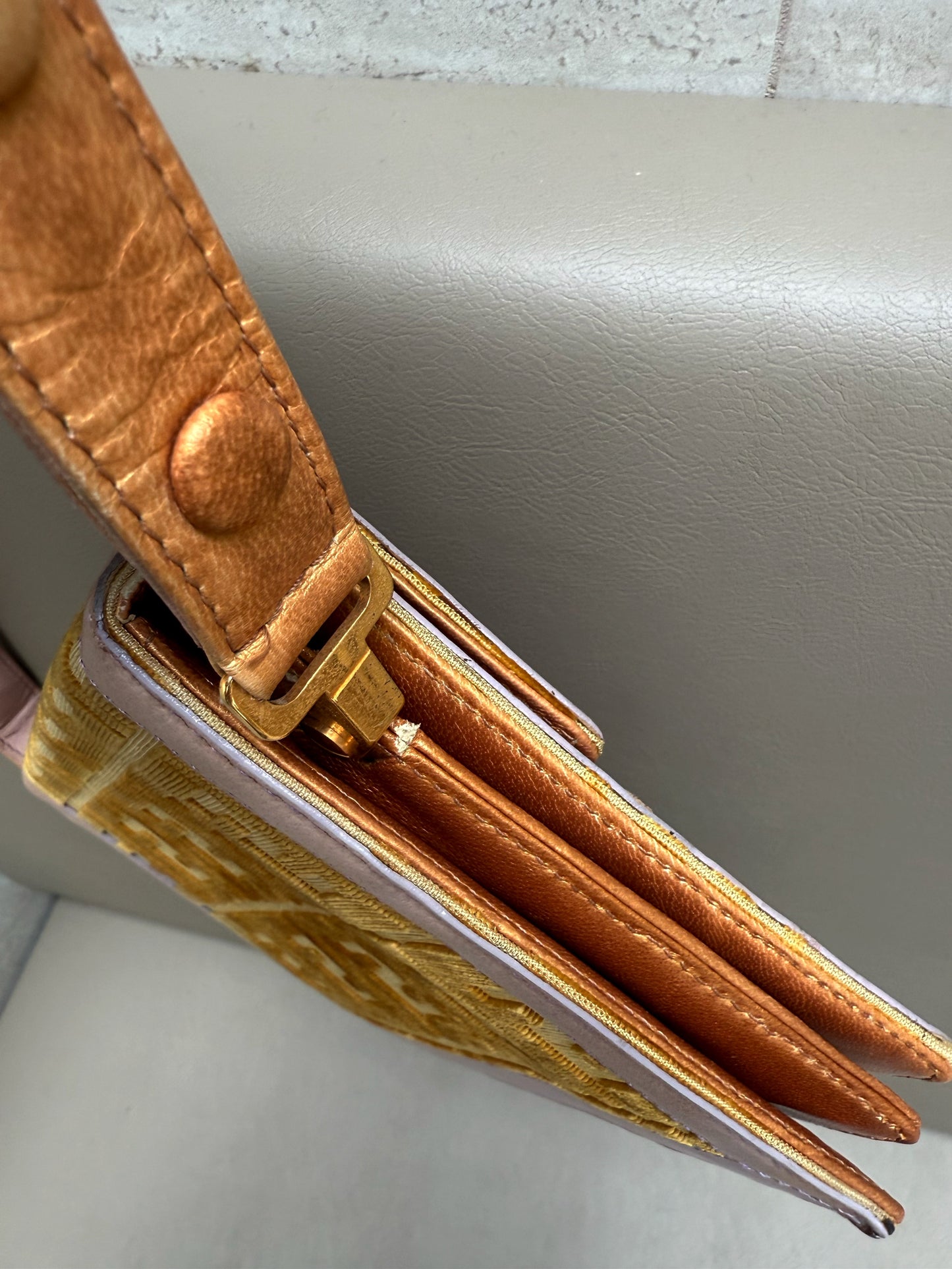 FENDI Vintage Shoulder Bag in gold/lilac leather