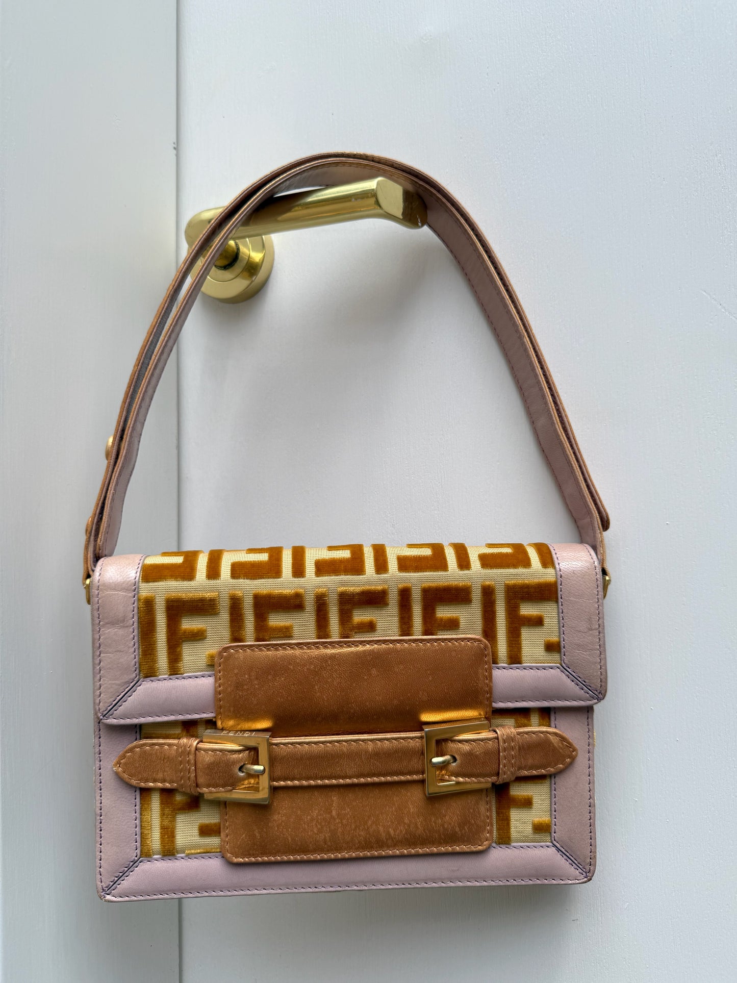 FENDI Vintage Shoulder Bag in gold/lilac leather