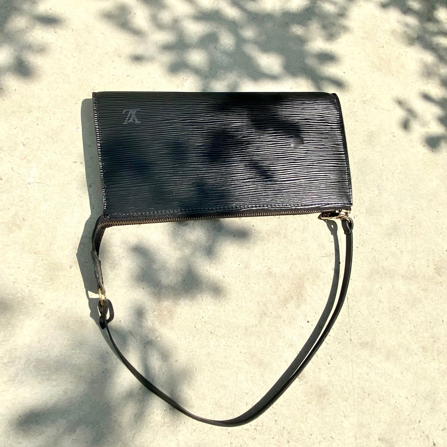Louis Vuitton Pochette Bag In Black Epi Leather