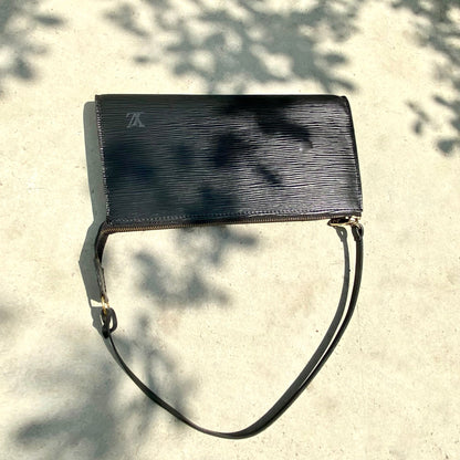 Louis Vuitton Pochette Bag In Black Epi Leather