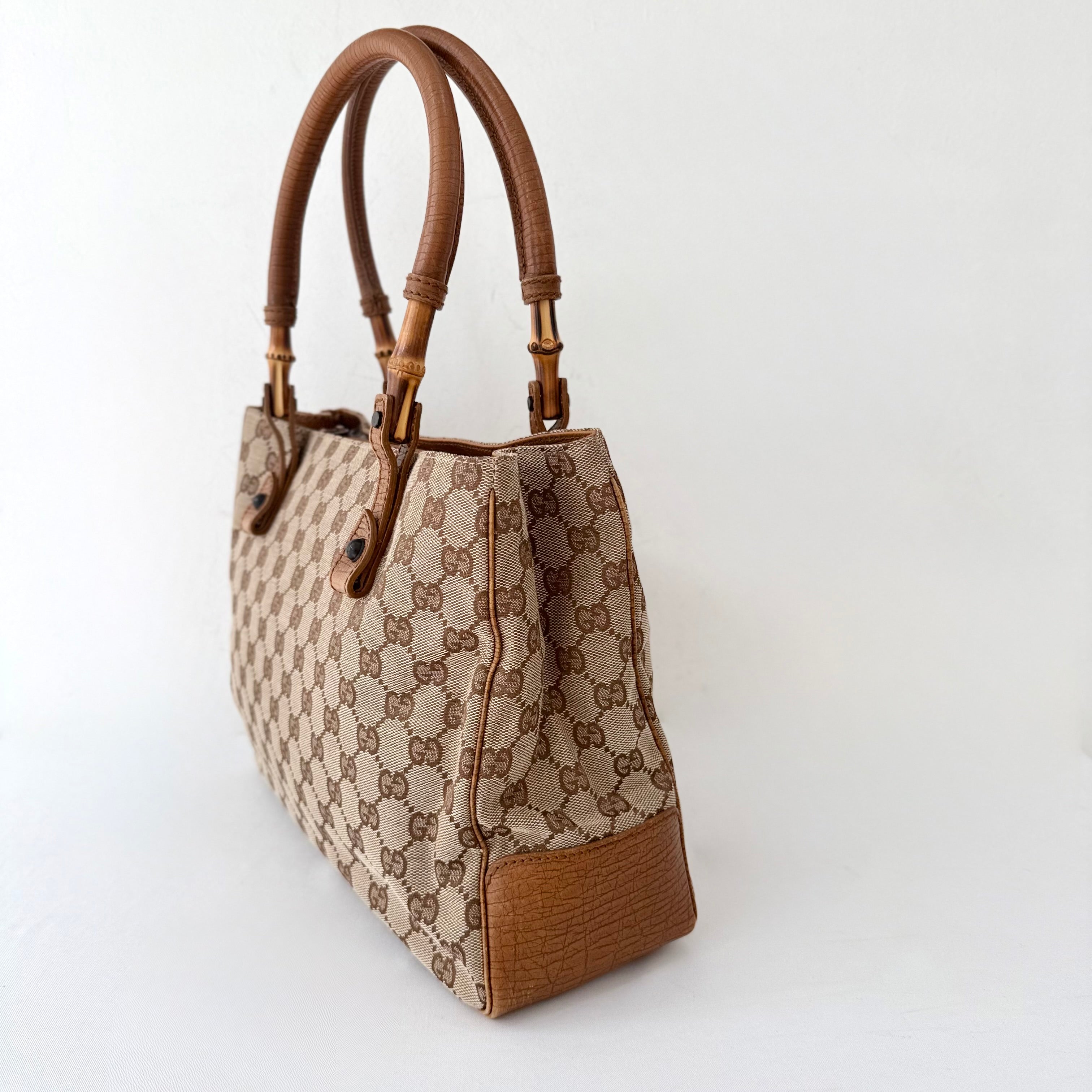Gucci GG Supreme Tote Bag Bamboo Top Handle