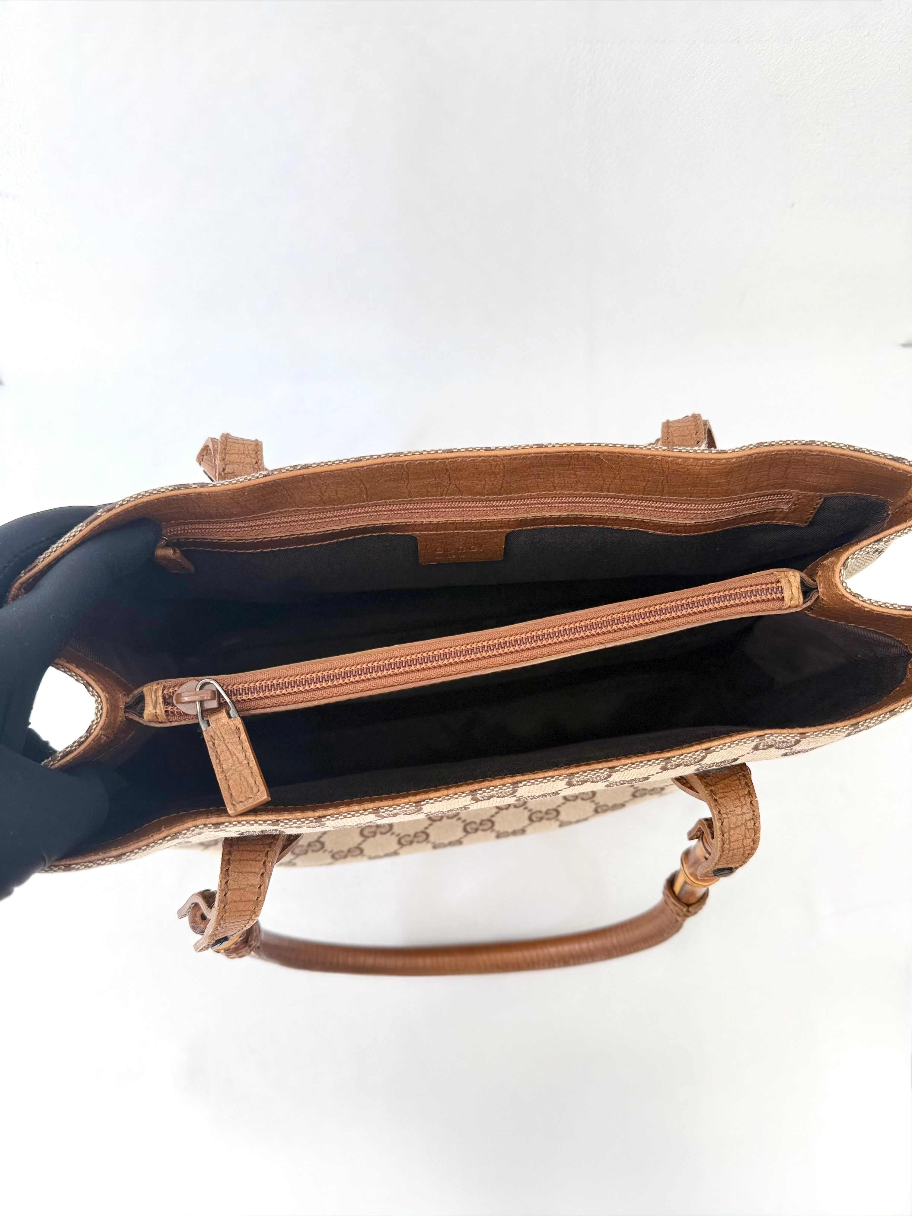 Gucci GG Supreme Tote Bag Bamboo Top Handle