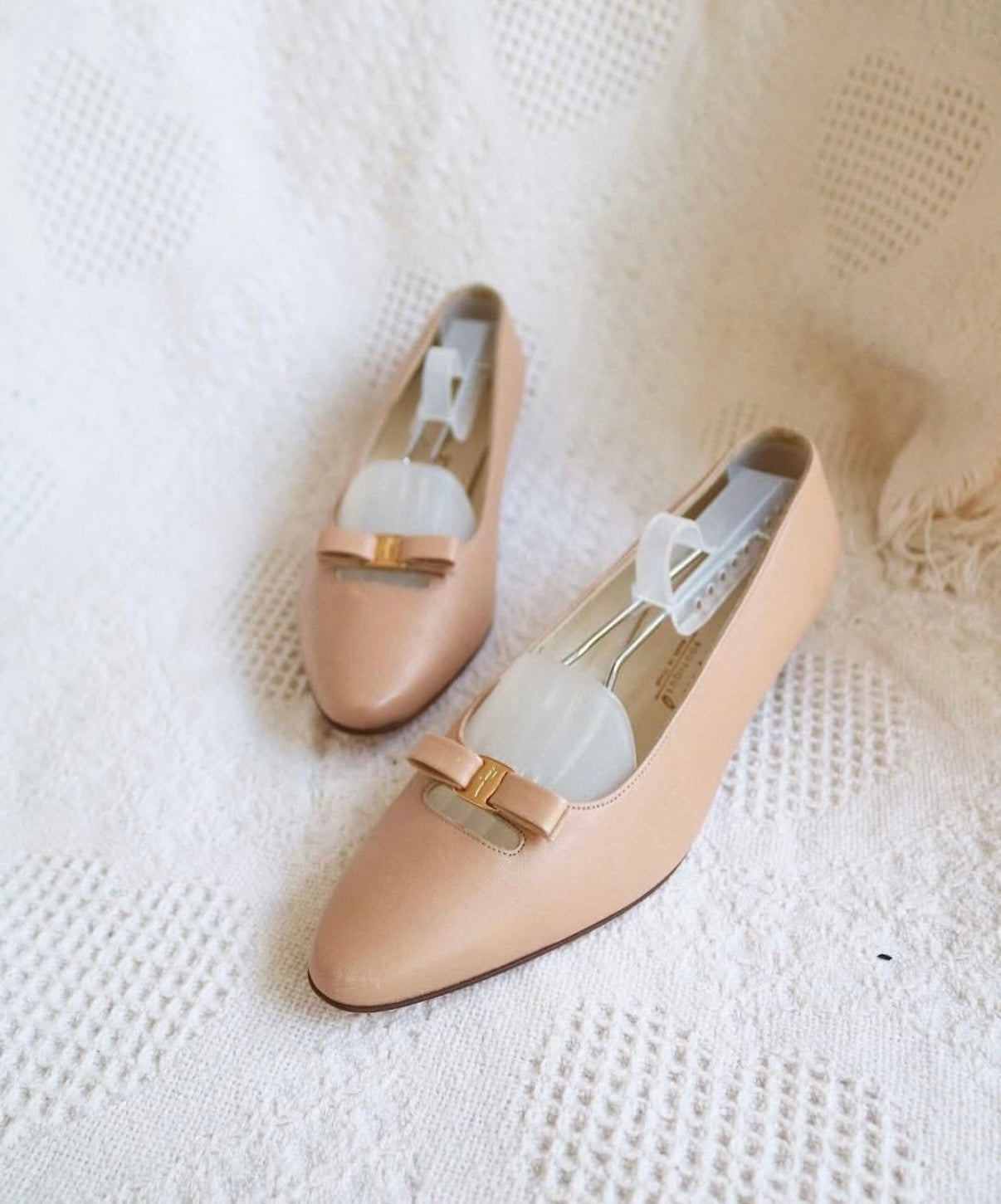 Salvatore Ferragamo Beige Leather Pumps 6cm