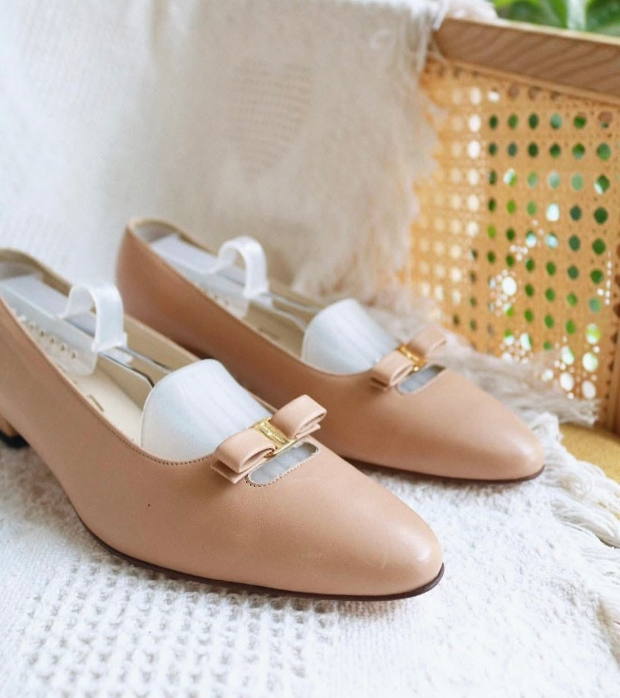 Salvatore Ferragamo Beige Leather Pumps 6cm