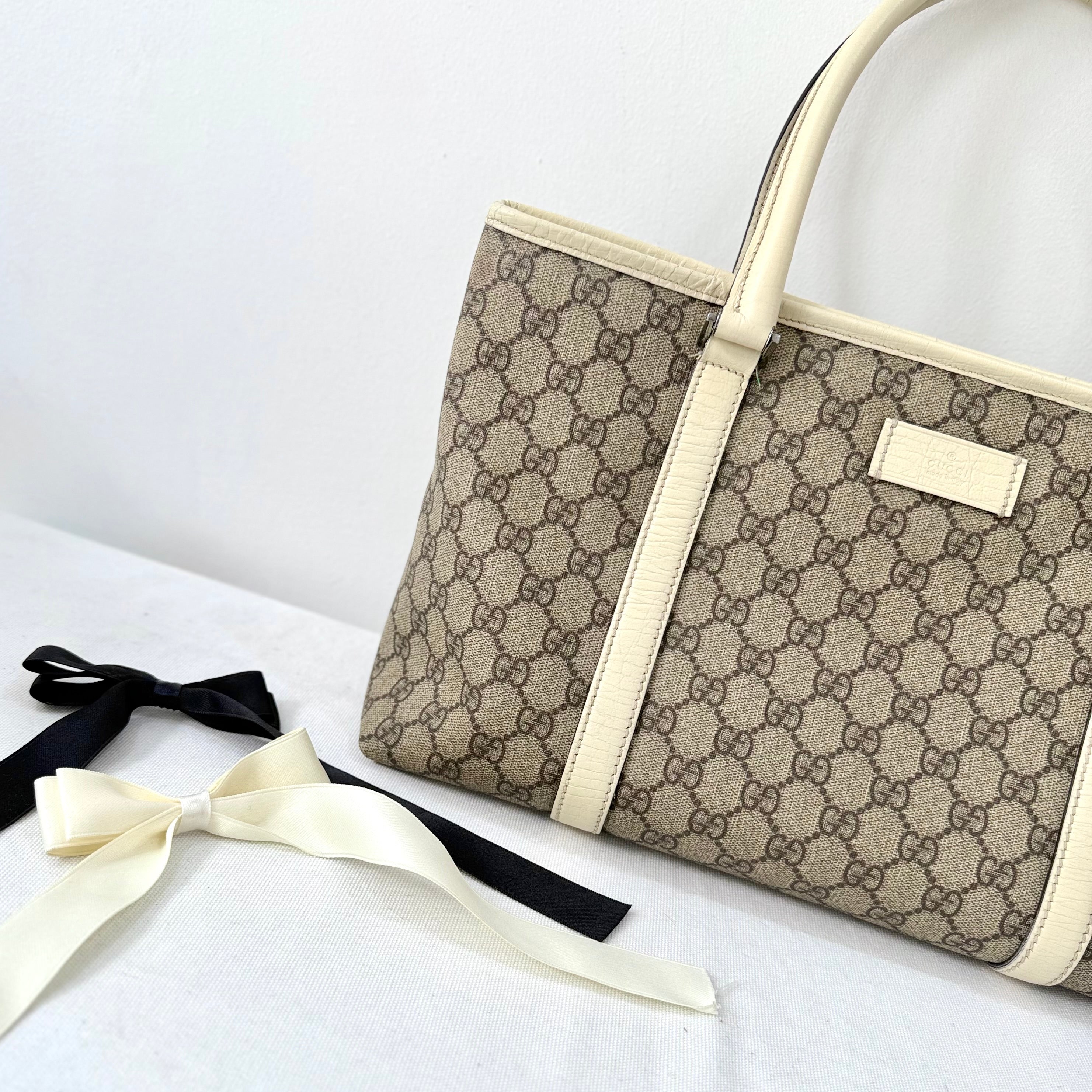 Gucci GG Supreme Joy Tote