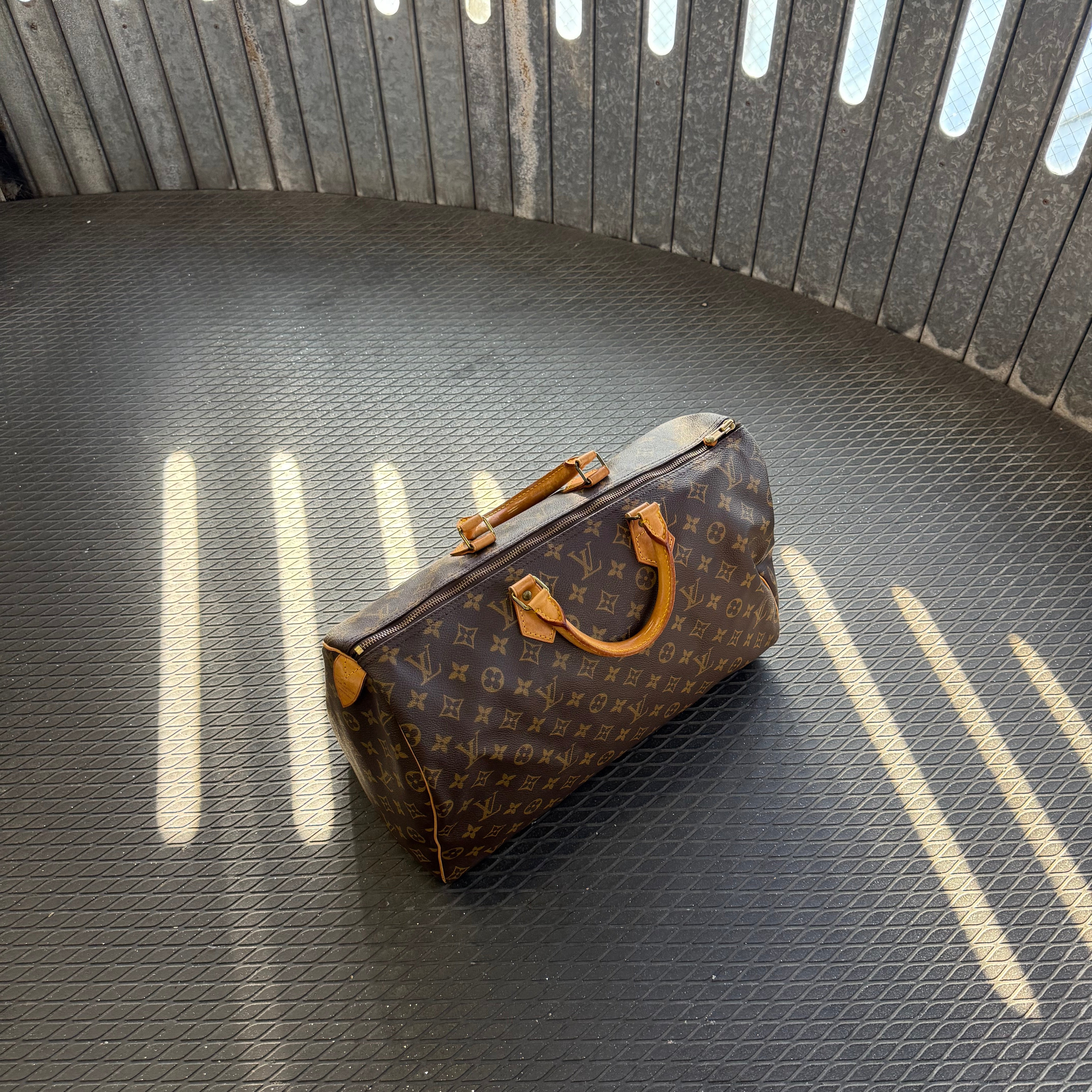 Louis Vuitton Monogram Speedy 40