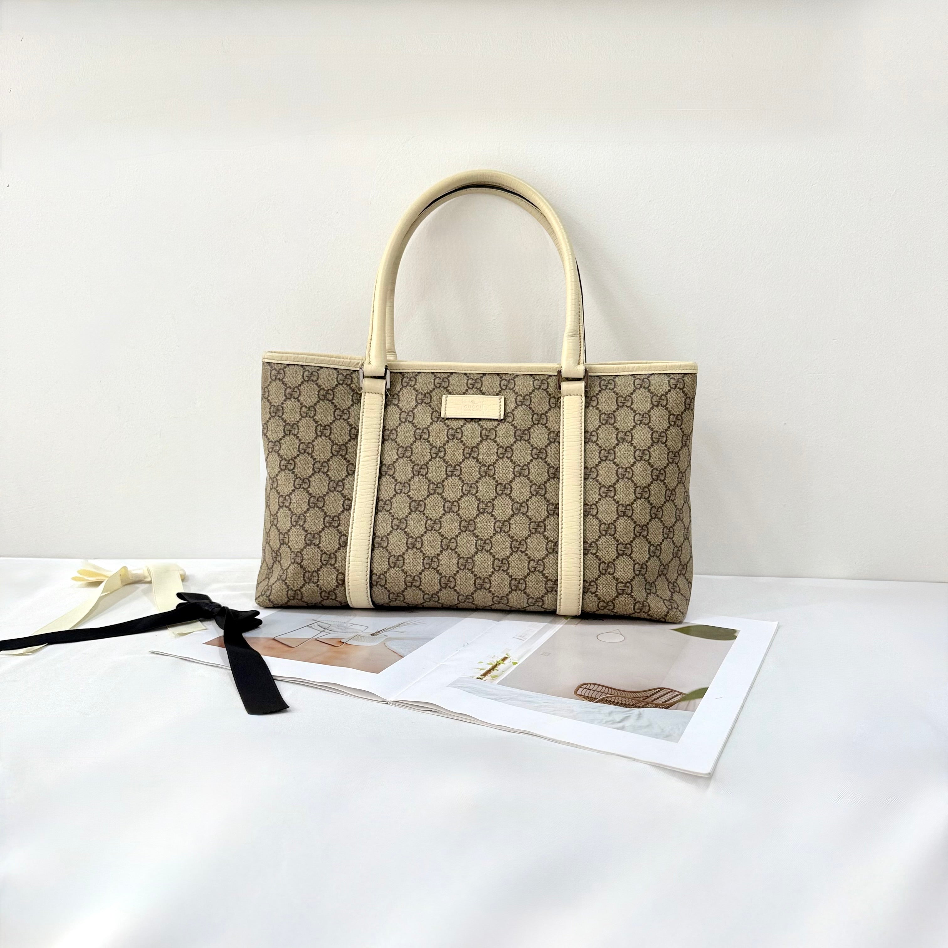 Gucci GG Supreme Joy Tote