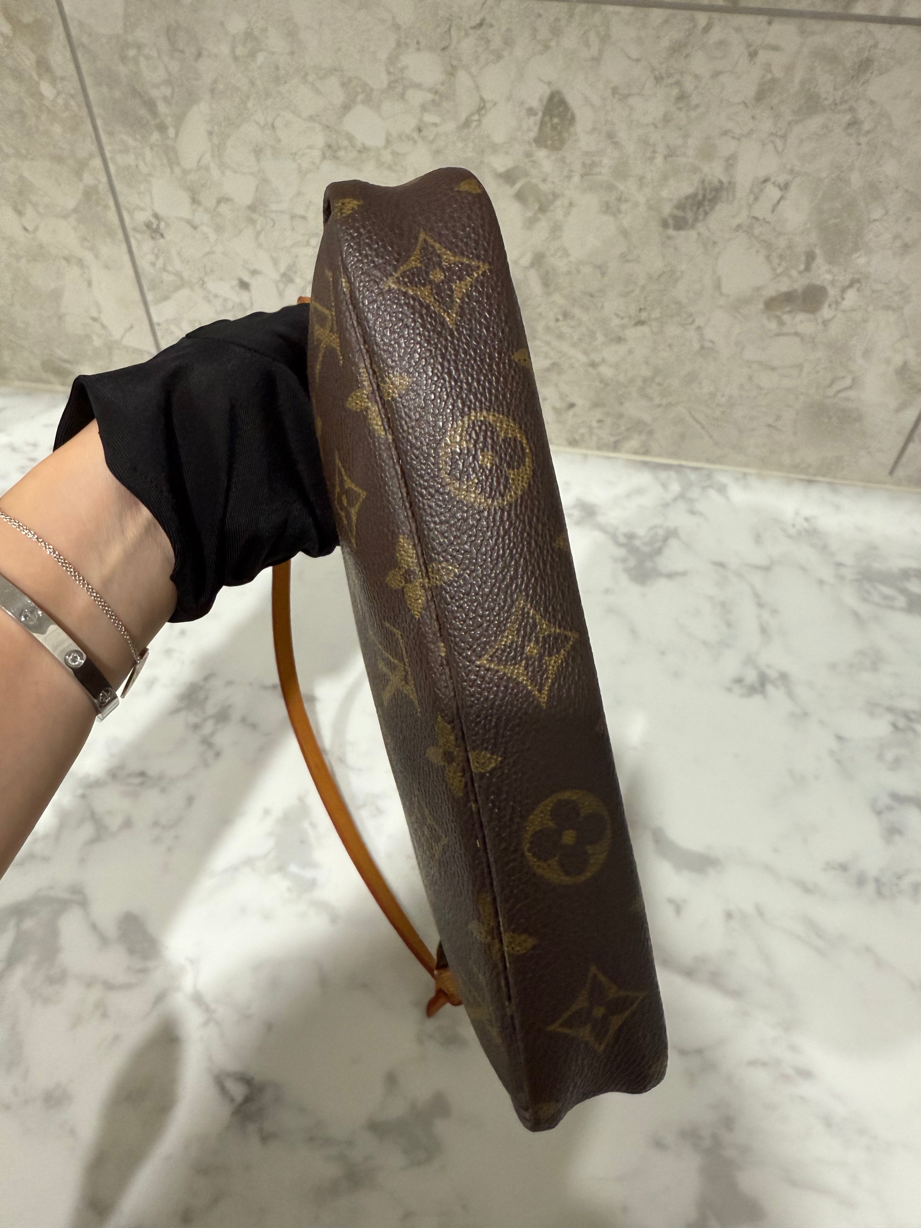 Louis Vuitton Pochette Accessories Monogram