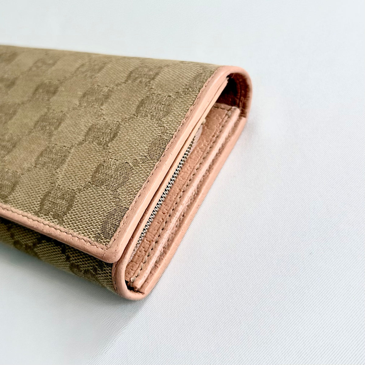 Gucci GG Monogram Canvas Continental Wallet on Chain