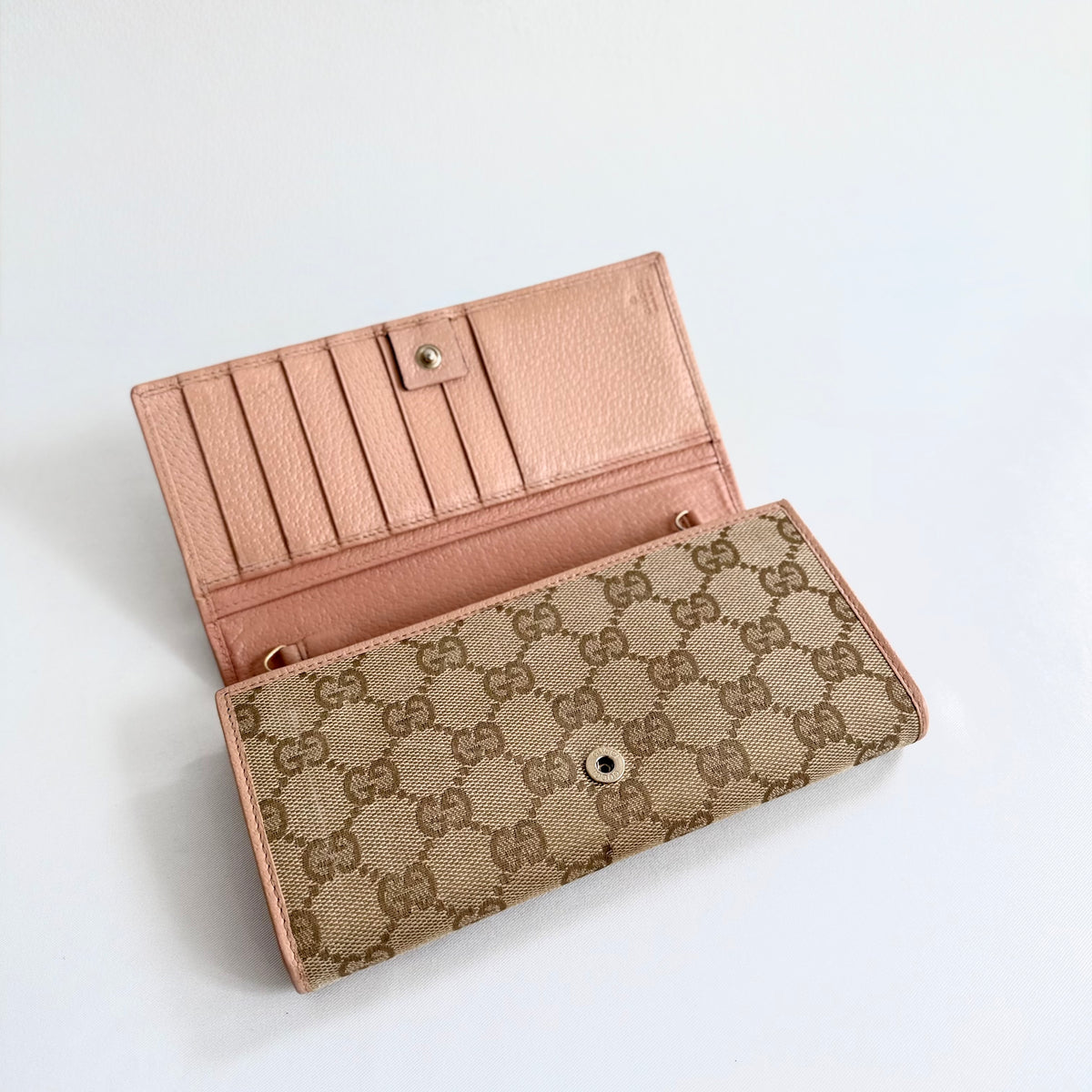 Gucci GG Monogram Canvas Continental Wallet on Chain