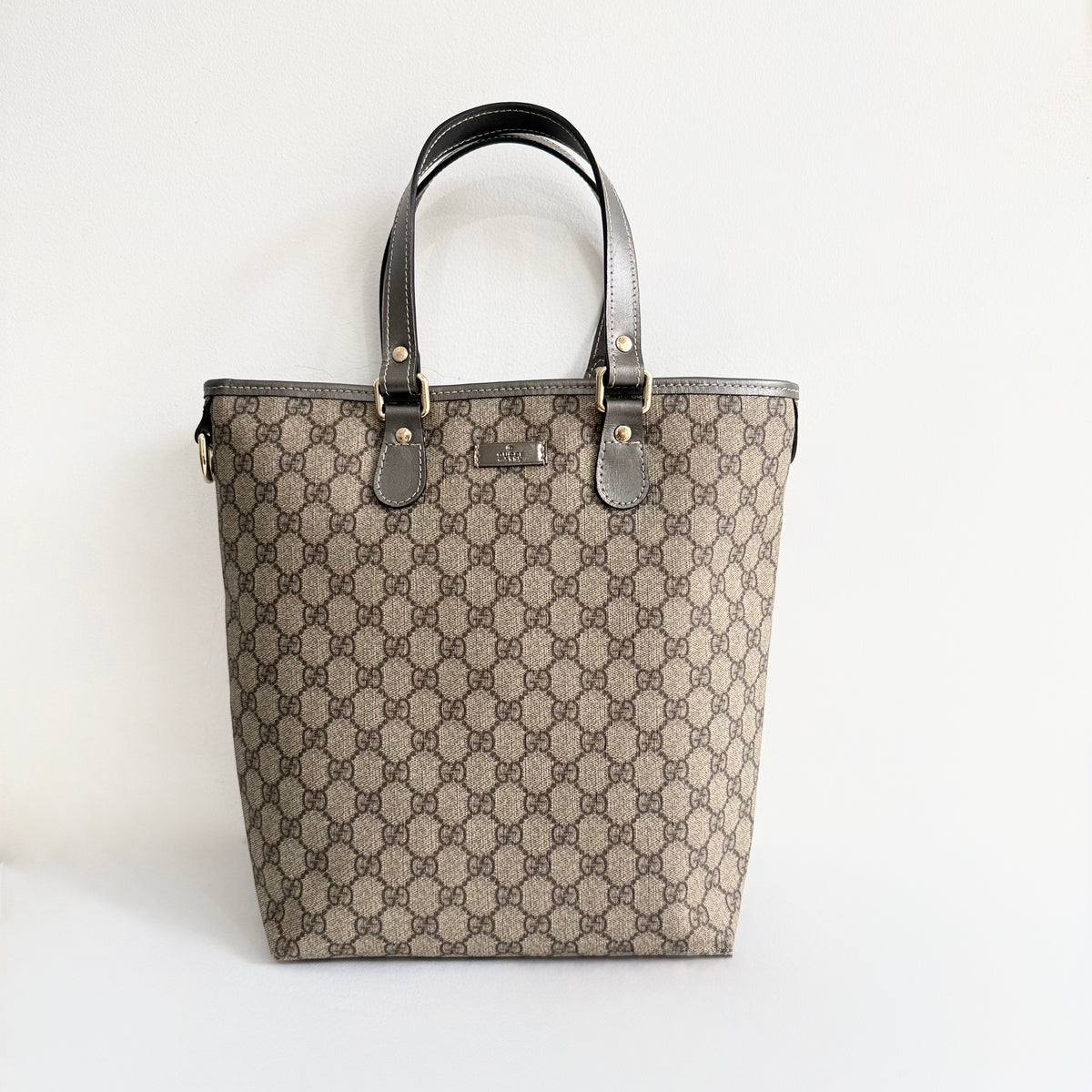 GUCCI GG Supreme Tote Bag 