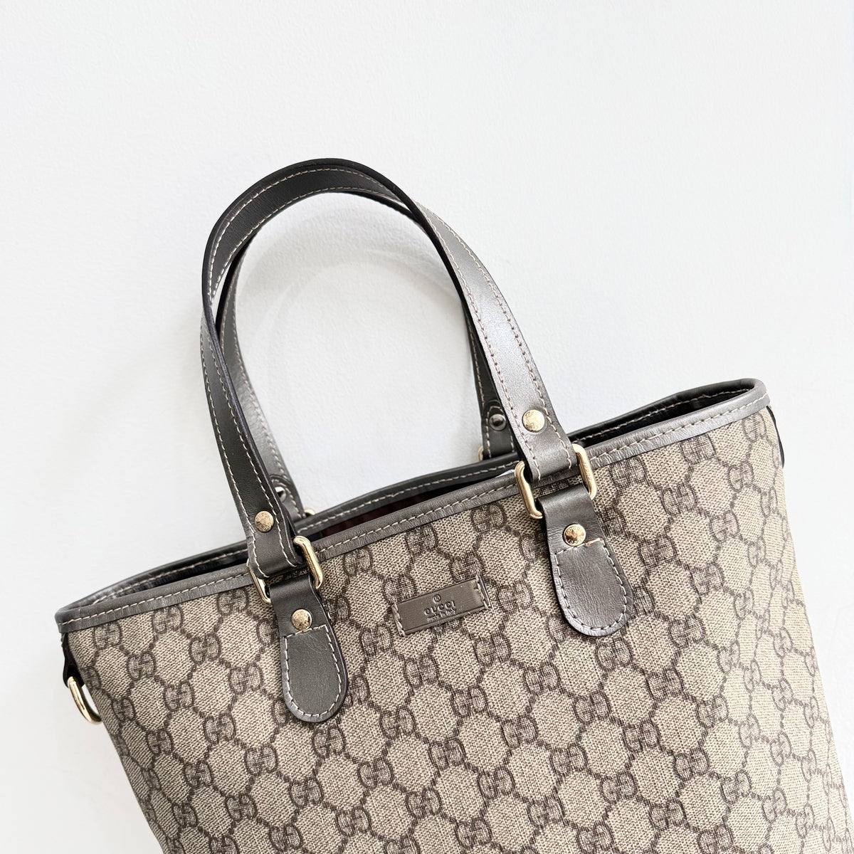 GUCCI GG Supreme Tote Bag 