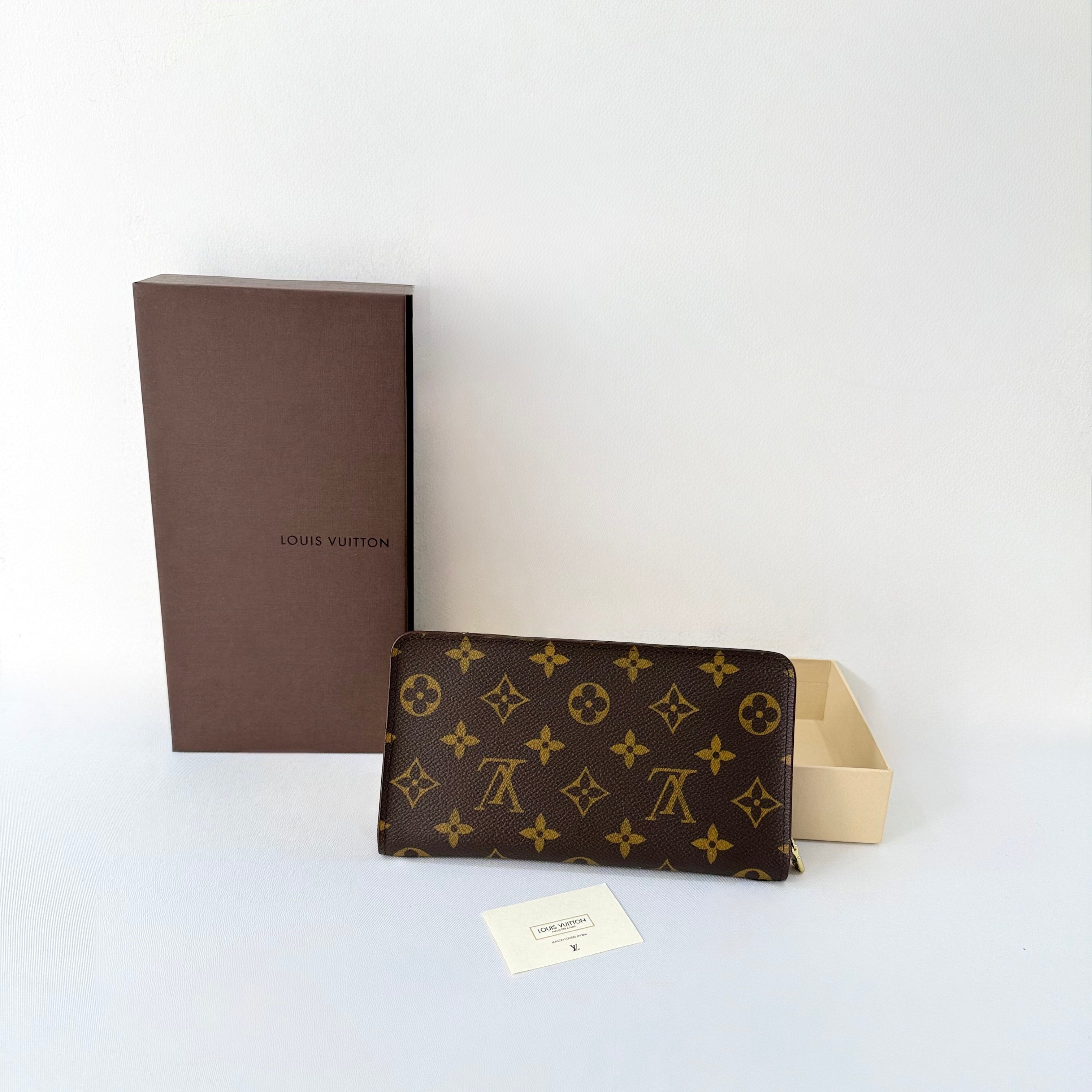 (RESERVED) Louis Vuitton Zippy Organiser Monogram