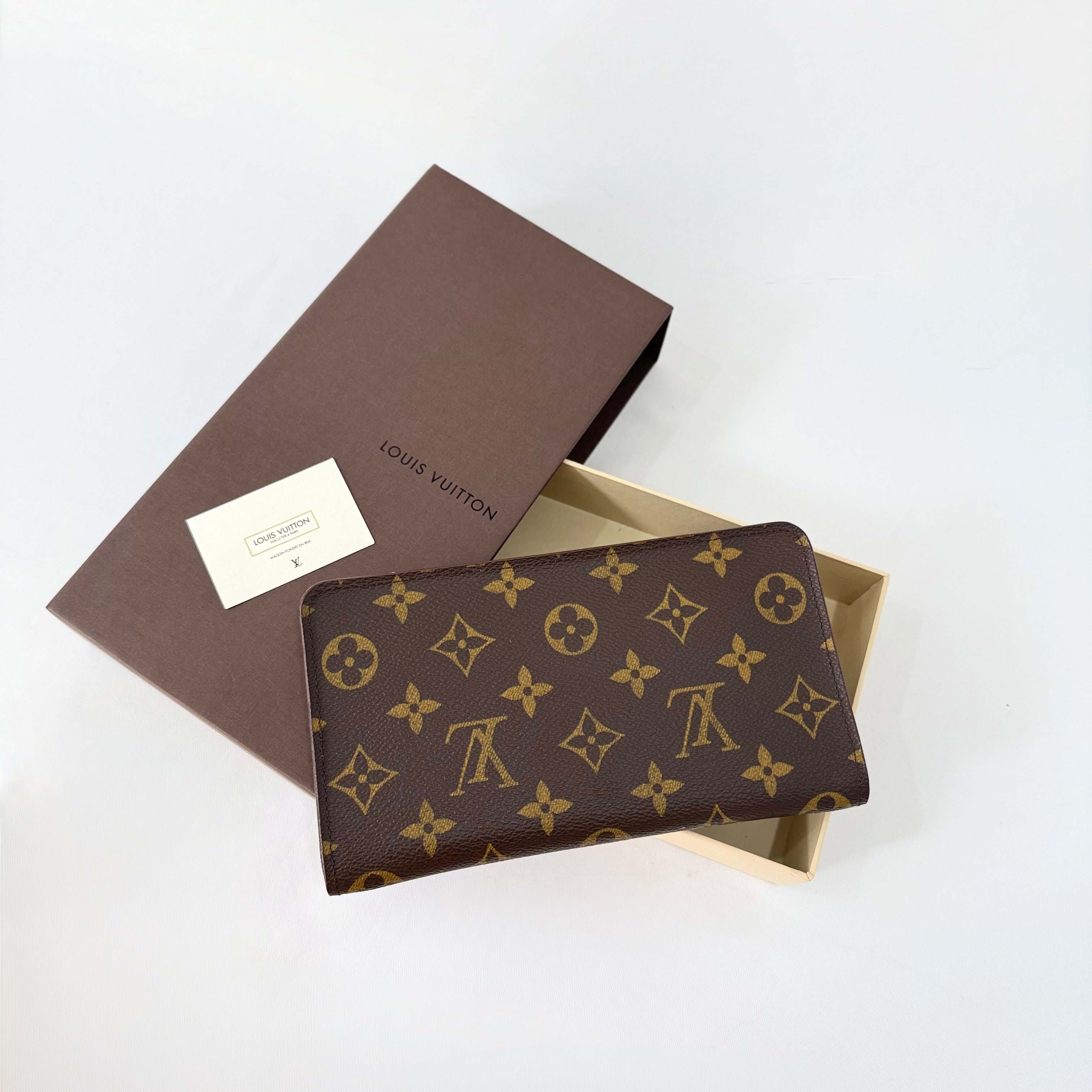 (RESERVED) Louis Vuitton Zippy Organiser Monogram