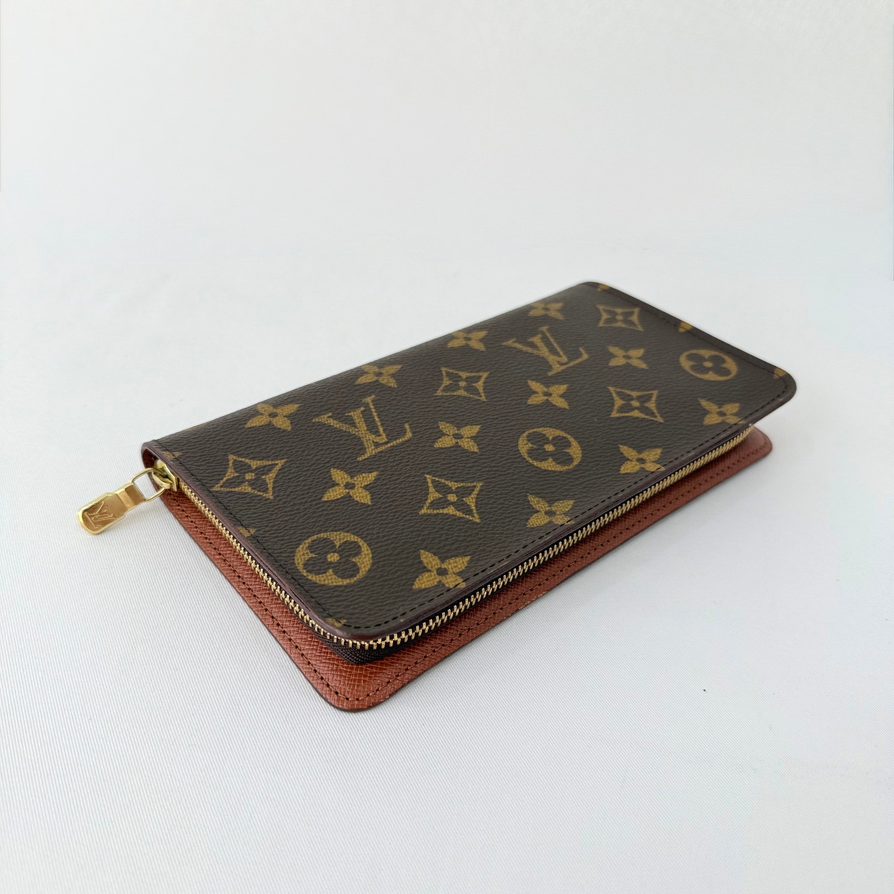 (RESERVED) Louis Vuitton Zippy Organiser Monogram