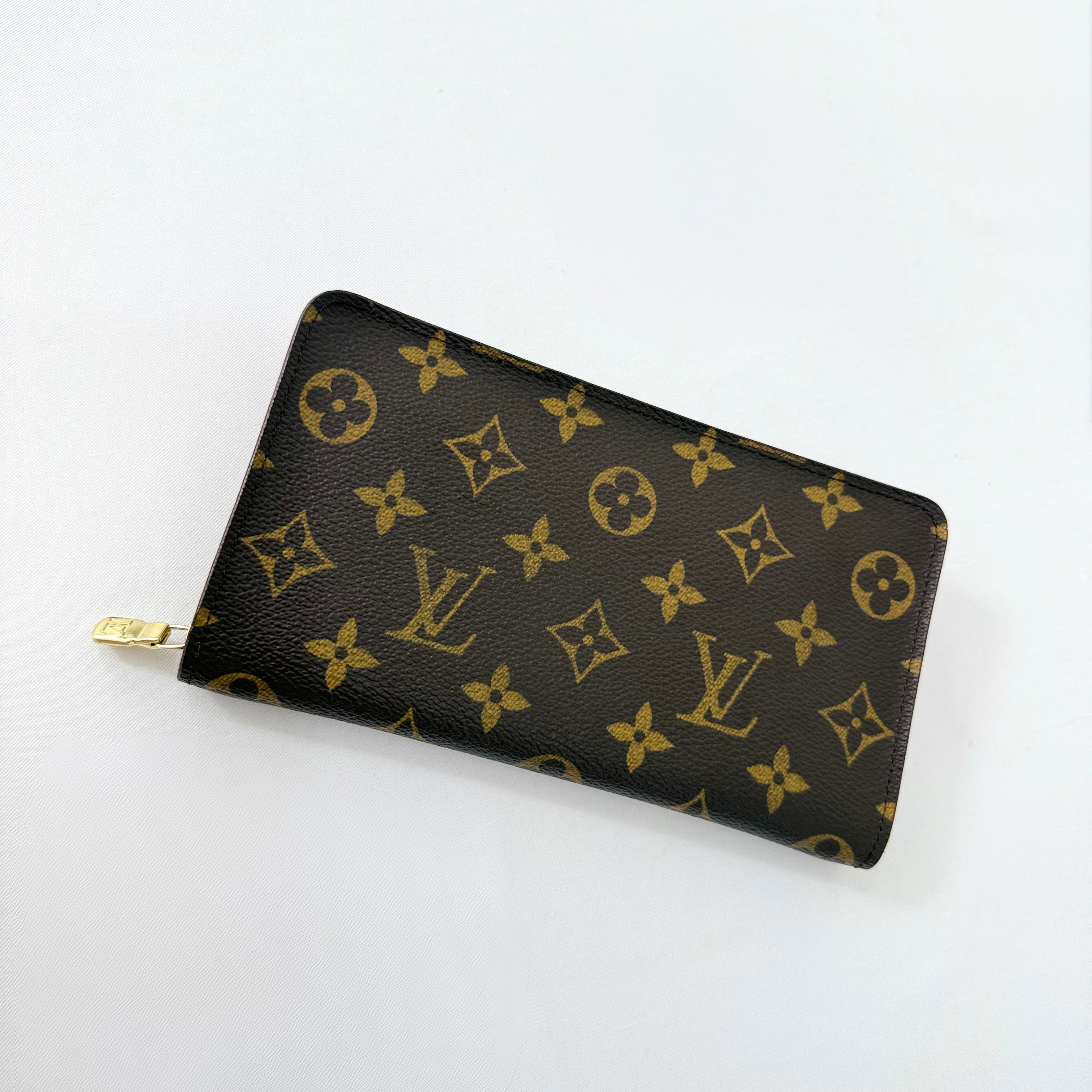 (RESERVED) Louis Vuitton Zippy Organiser Monogram
