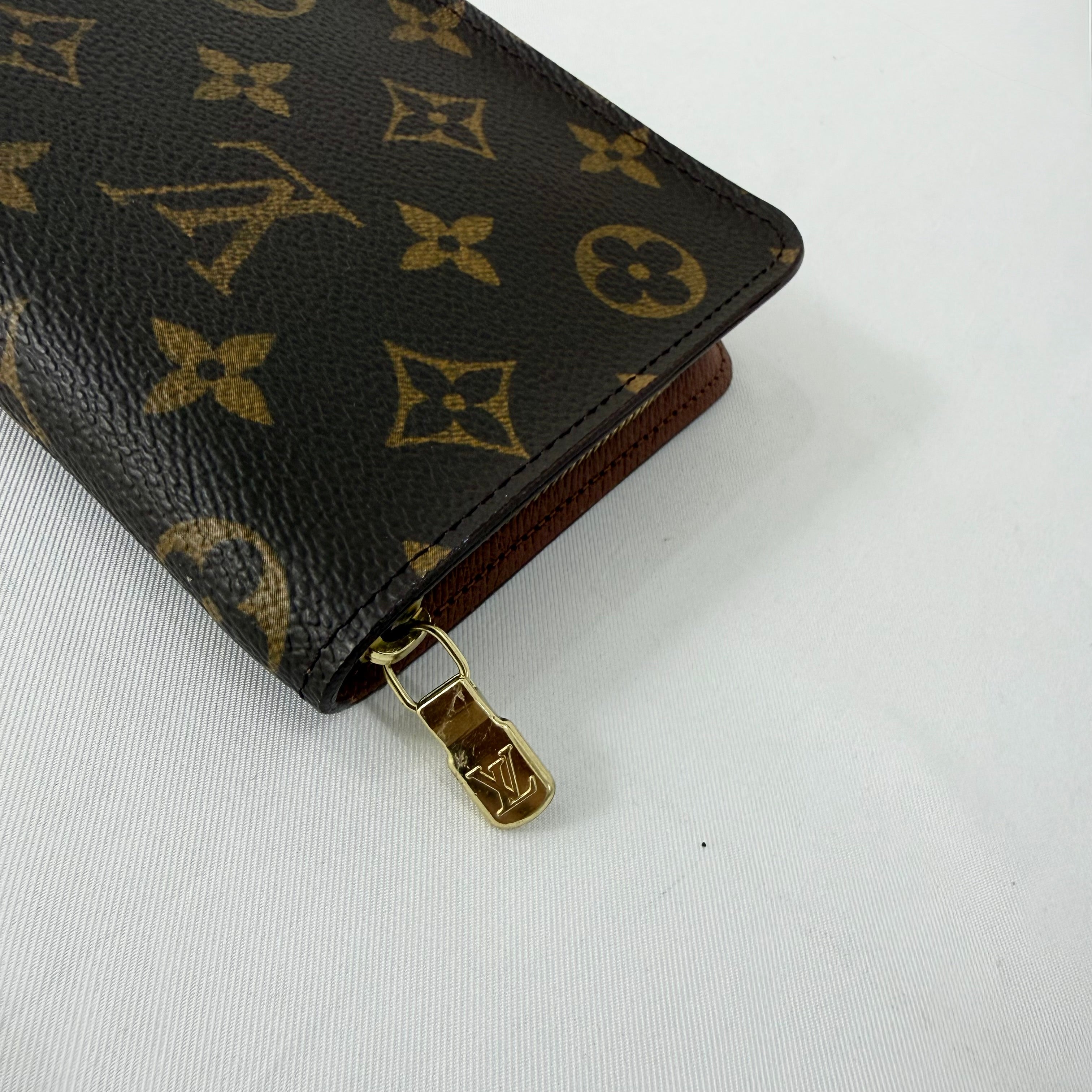 (RESERVED) Louis Vuitton Zippy Organiser Monogram