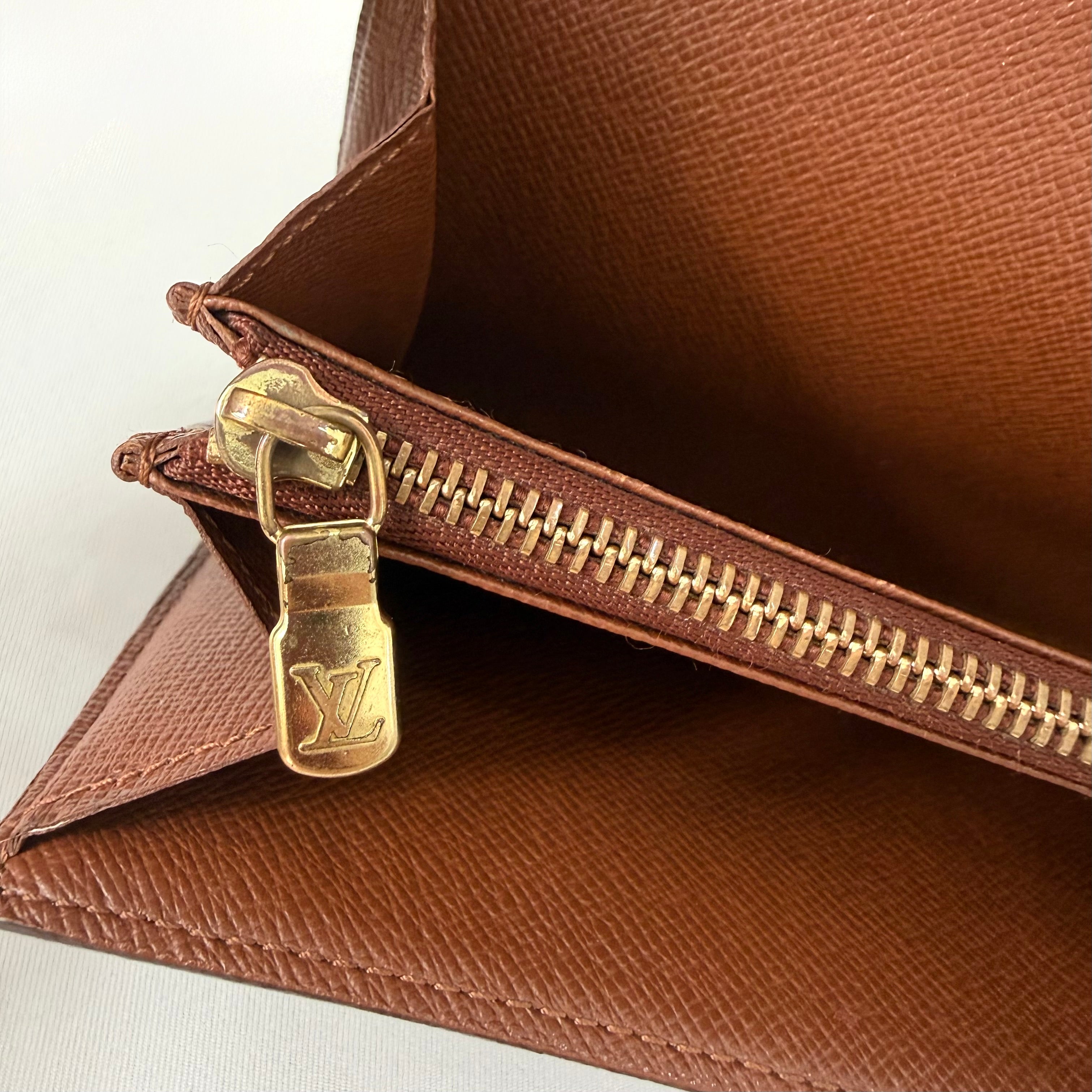 (RESEVRED) Louis Vuitton Sara Monogram Trifold Wallet